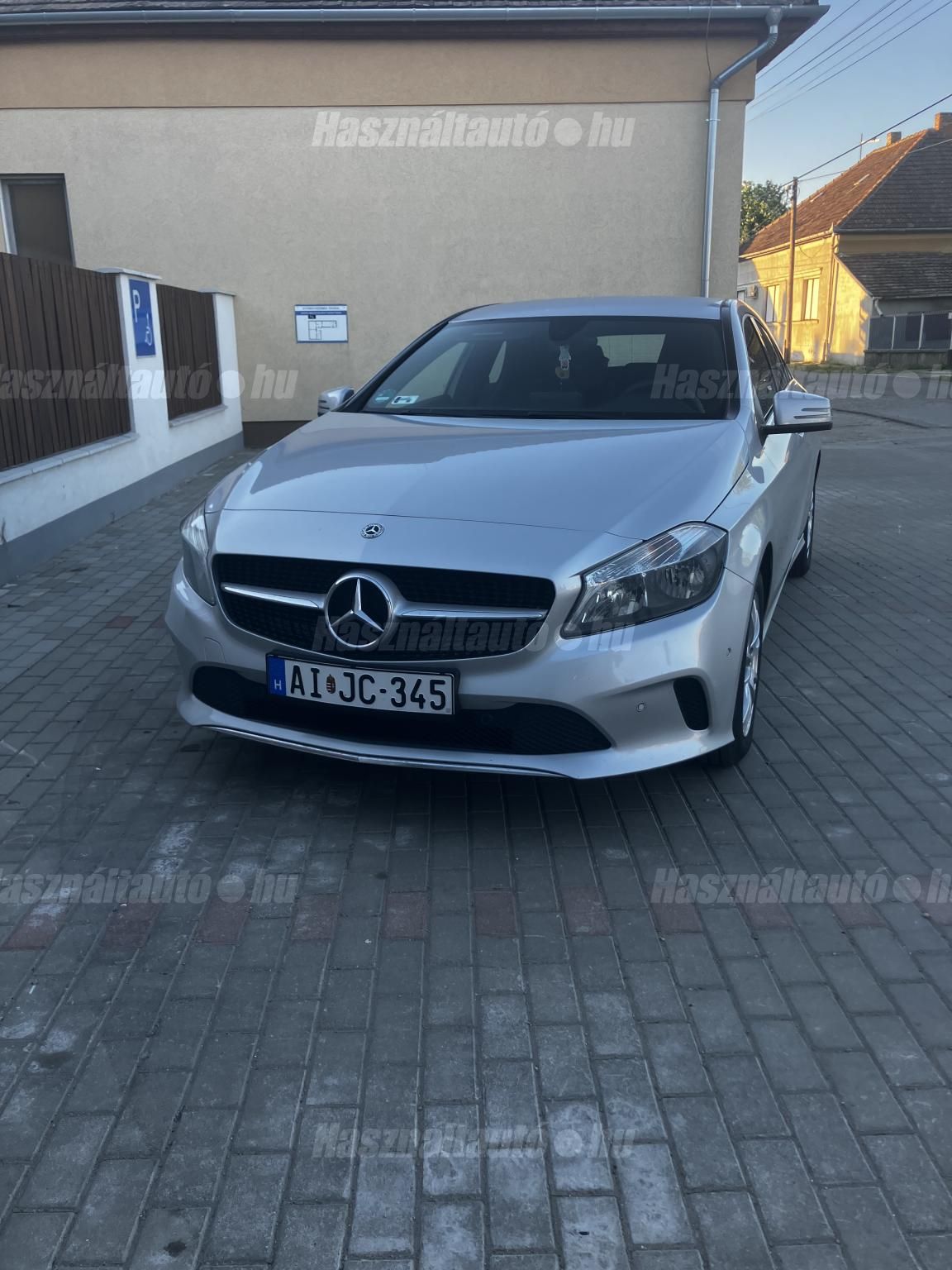 MERCEDES-BENZ A 200 2018/3 - 1