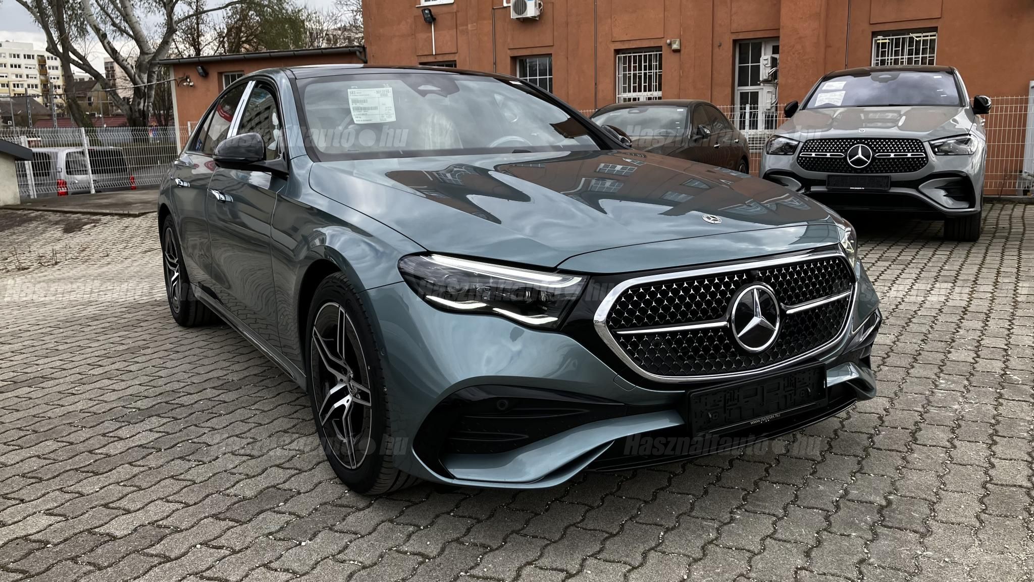 MERCEDES-BENZ E 220 2026/3 - 1