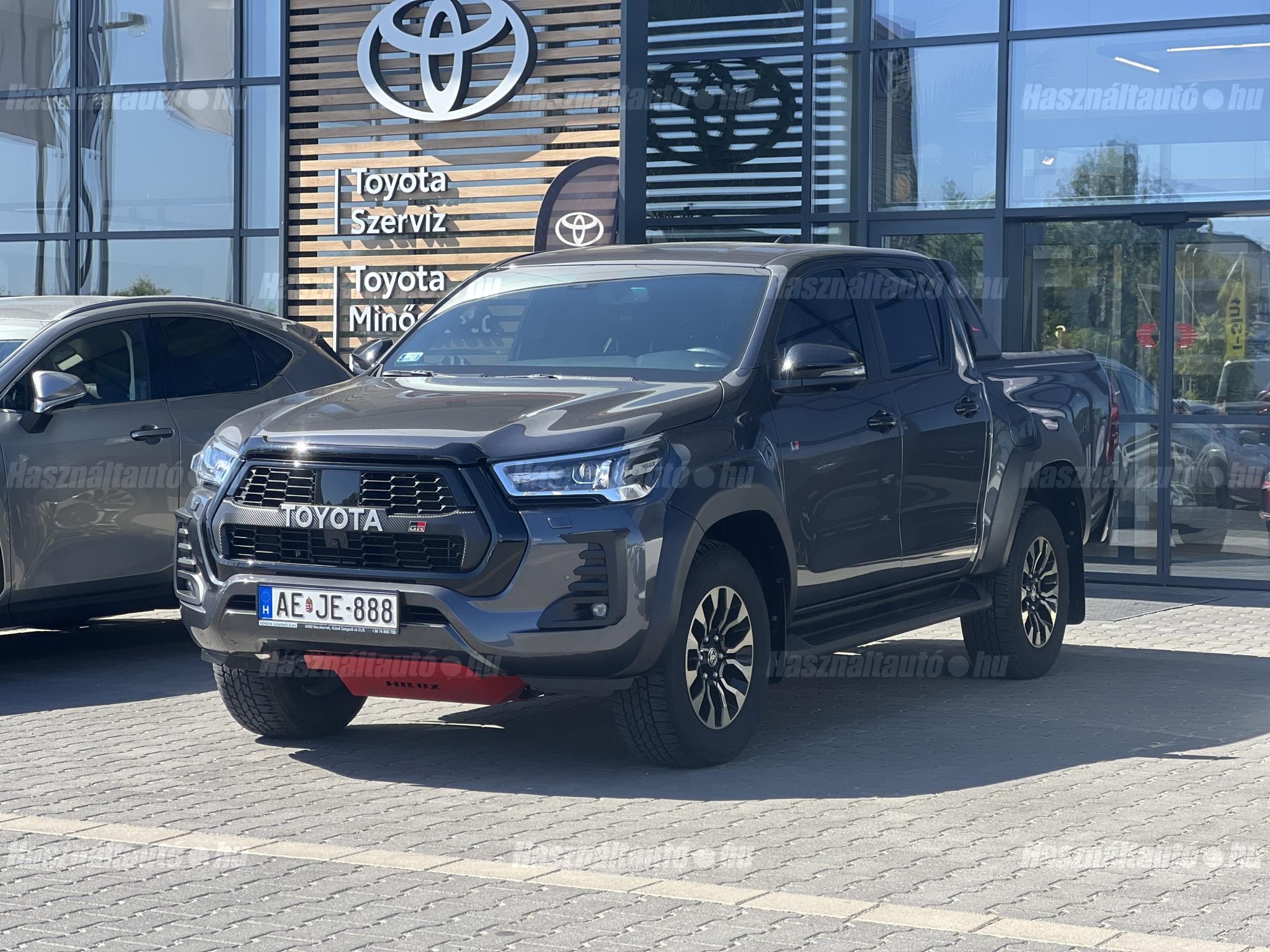 TOYOTA HILUX 2024/5 - 1
