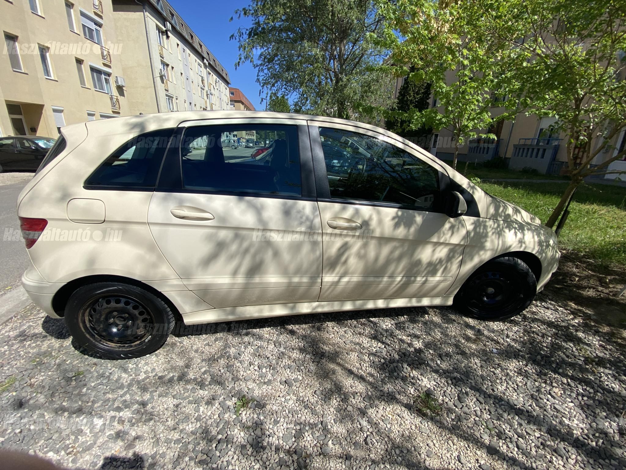 MERCEDES-BENZ B 180 2010/1 - 1