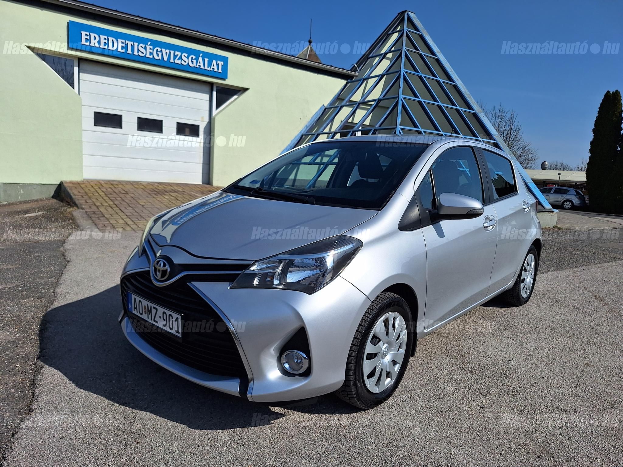 TOYOTA YARIS 2015/9 - 1