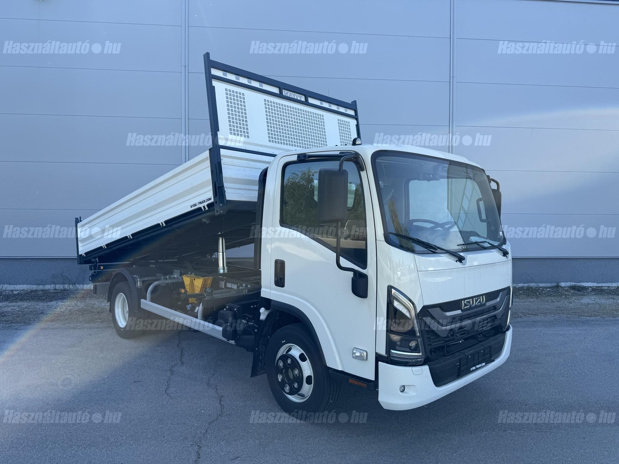 ISUZU 2026/3 - 1