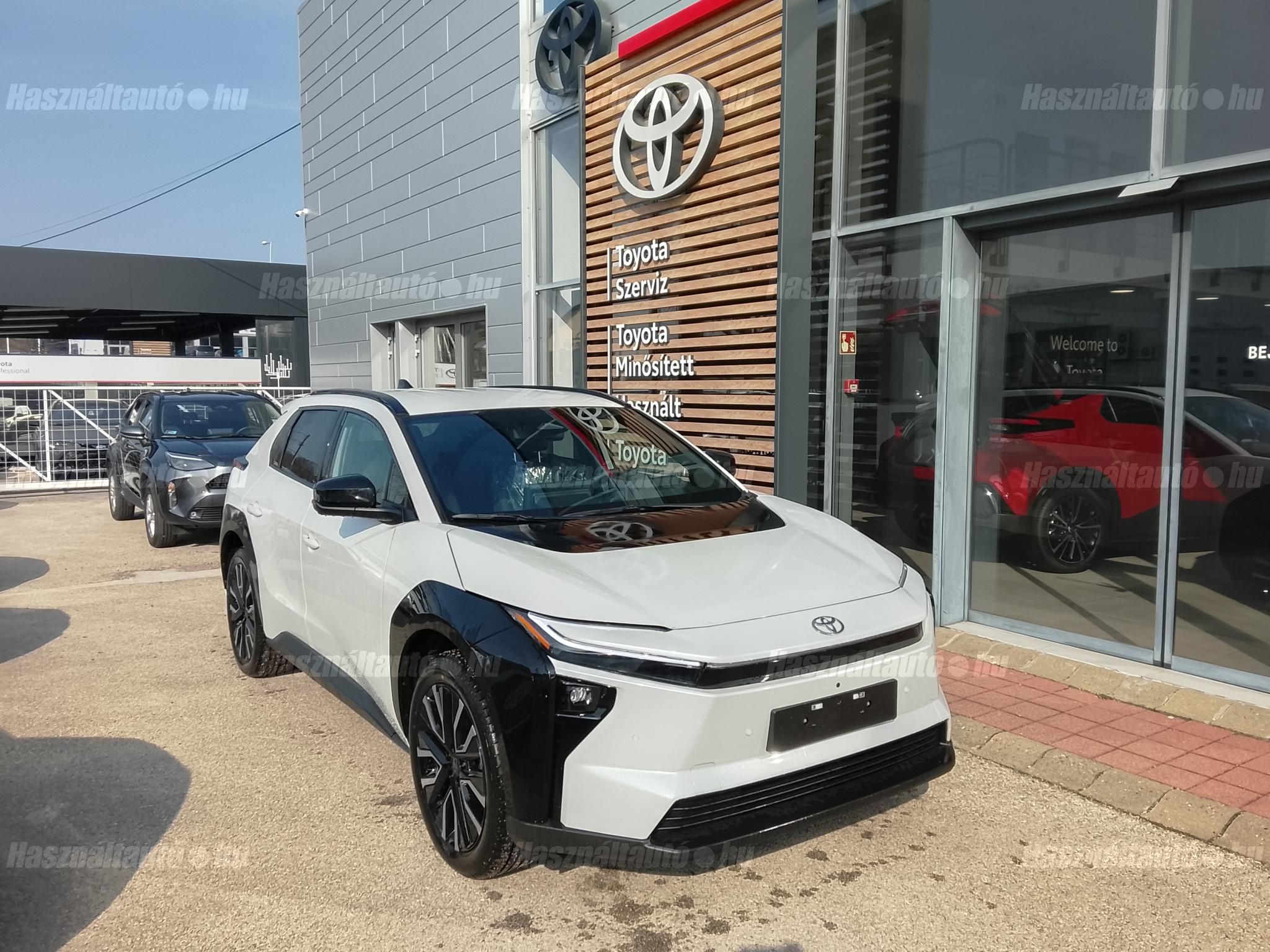TOYOTA BZ4X 2025 - 1