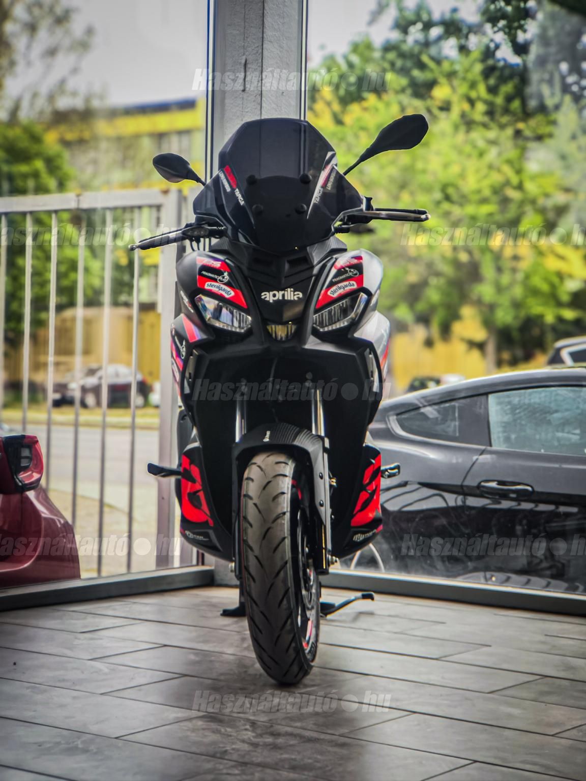 APRILIA SR GT 125 2025/10 - 1