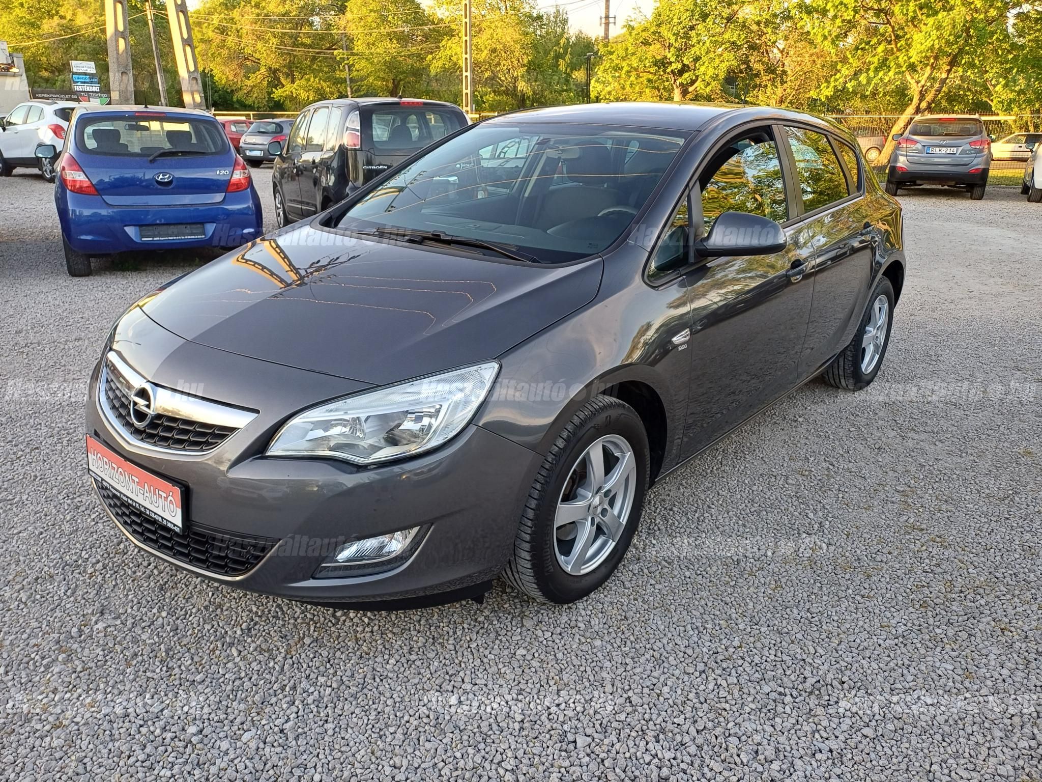 OPEL ASTRA J 2011/8 - 1