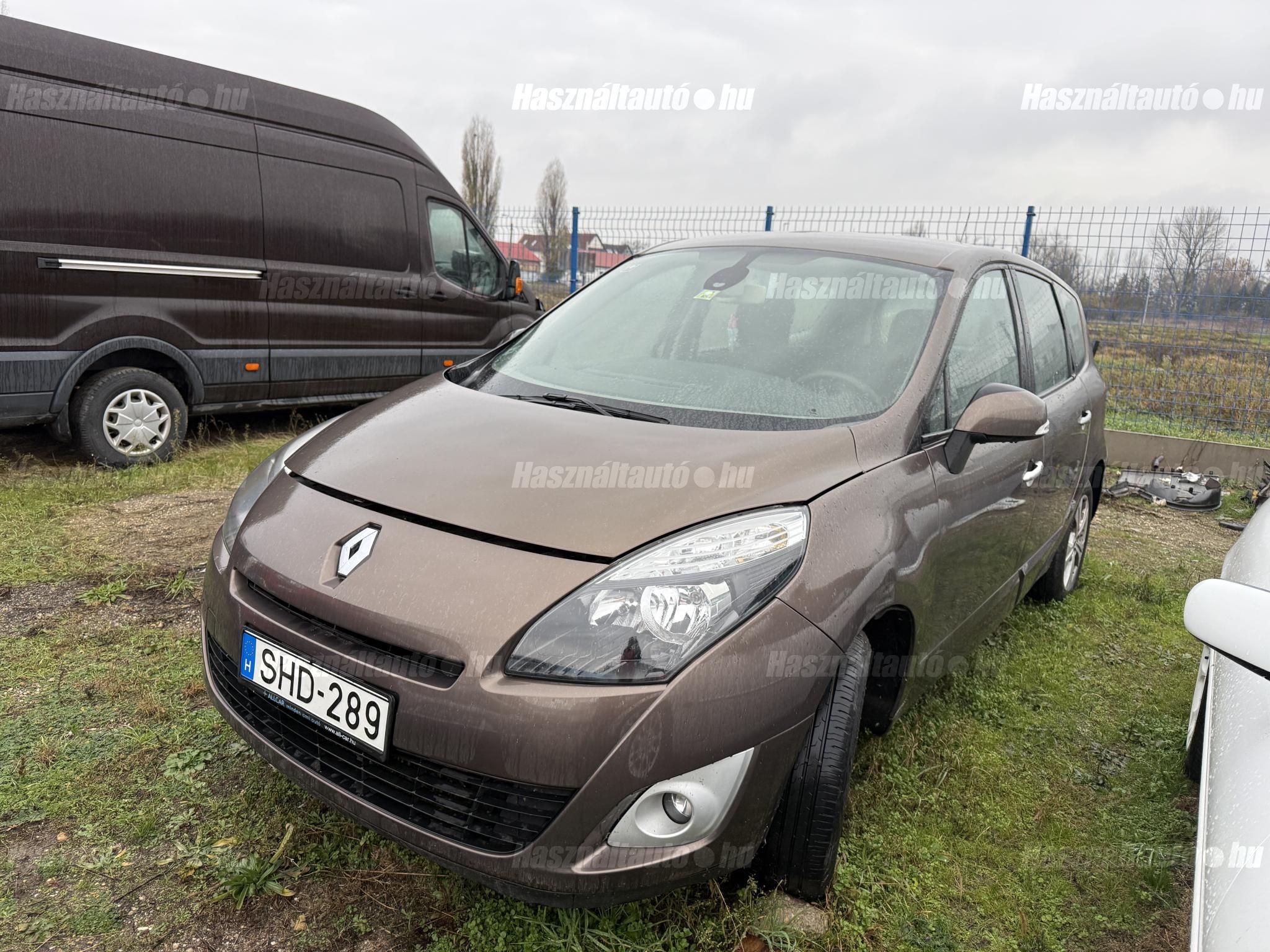 RENAULT GRAND SCENIC 2009/11 - 1