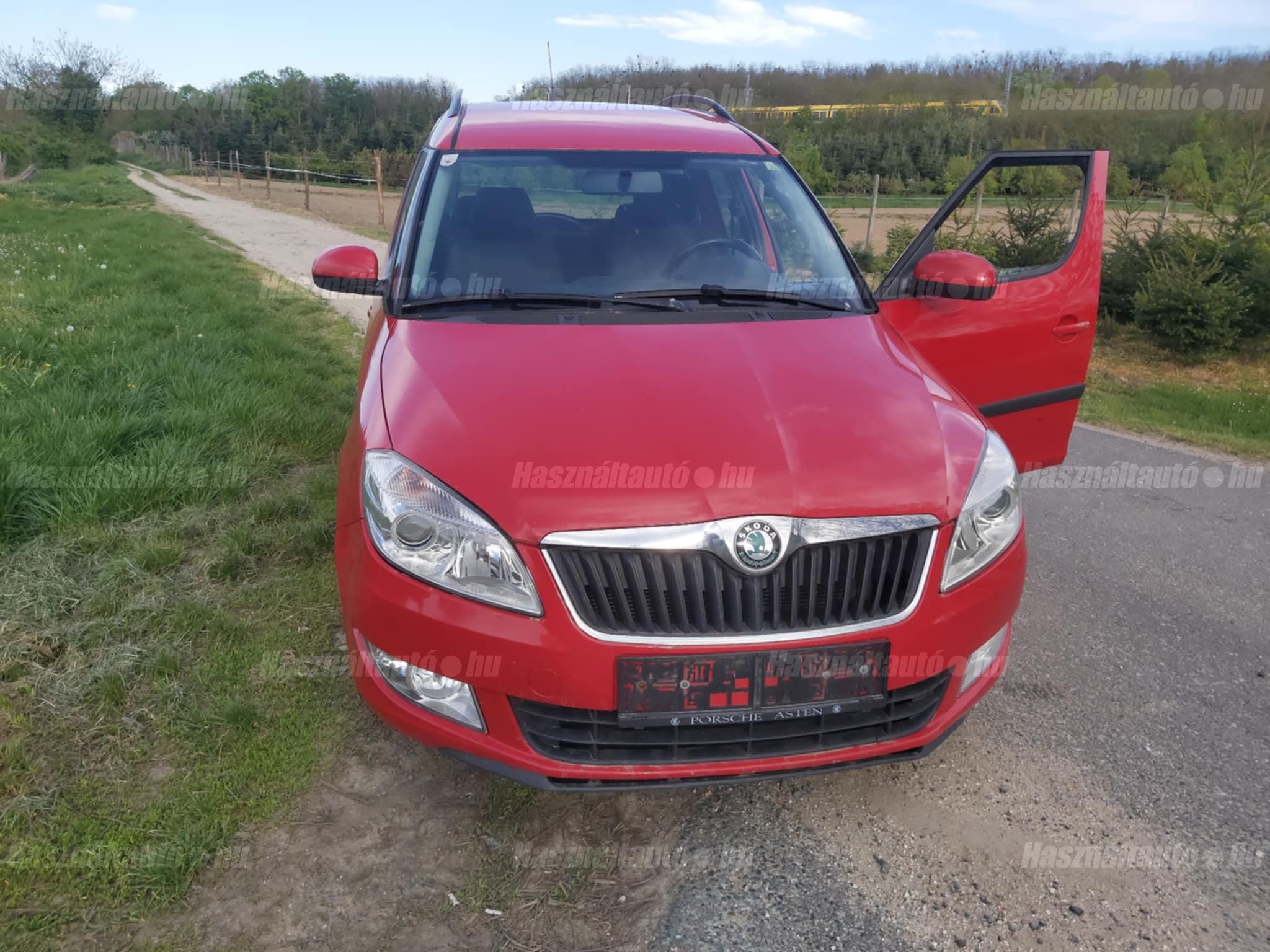 SKODA ROOMSTER 2011 - 1