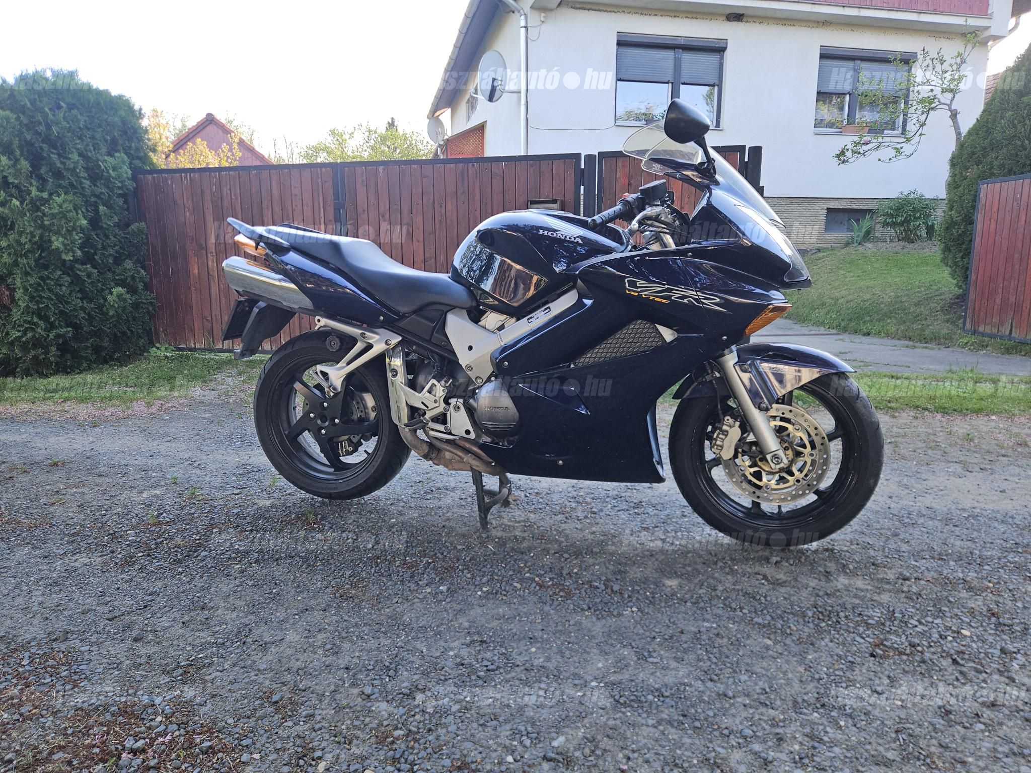 HONDA VFR 800 2004/6 - 1
