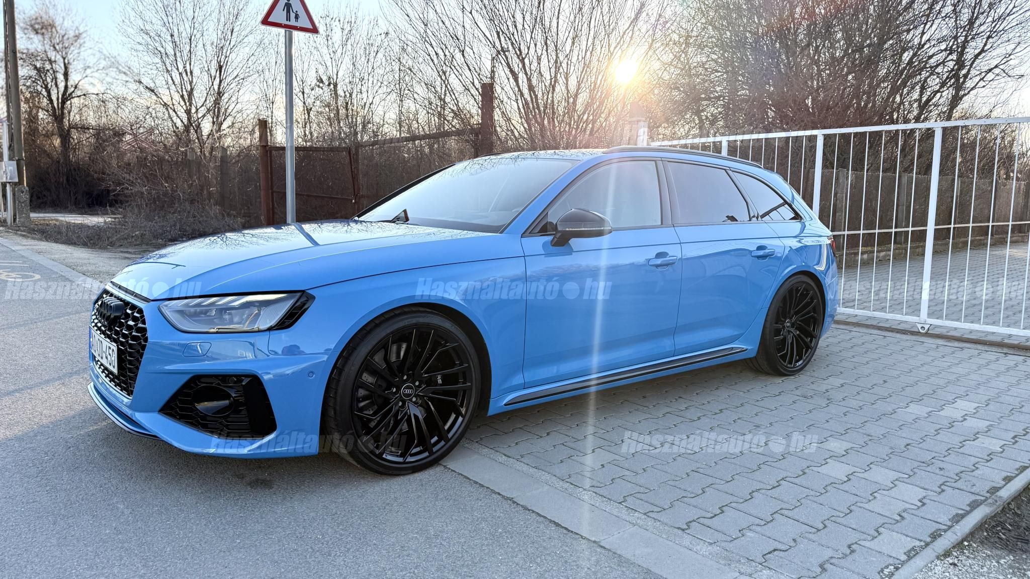 AUDI RS4 2022/9 - 1
