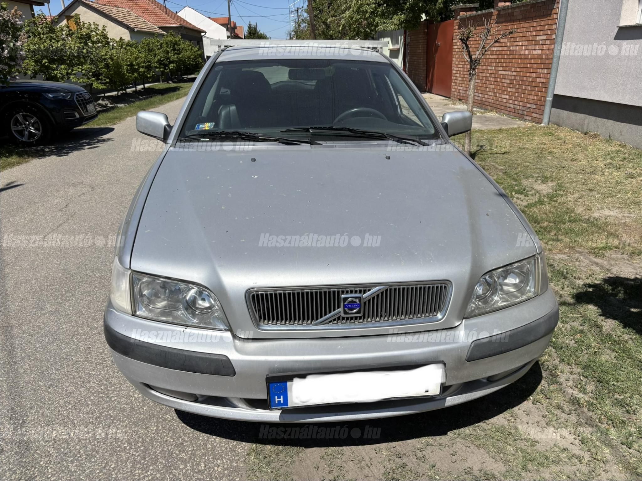 VOLVO V40 2001/12 - 1
