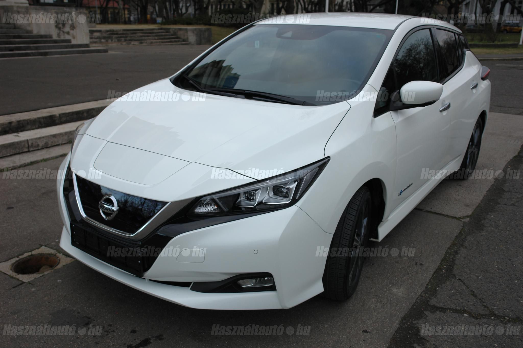 NISSAN LEAF 2020/8 - 1