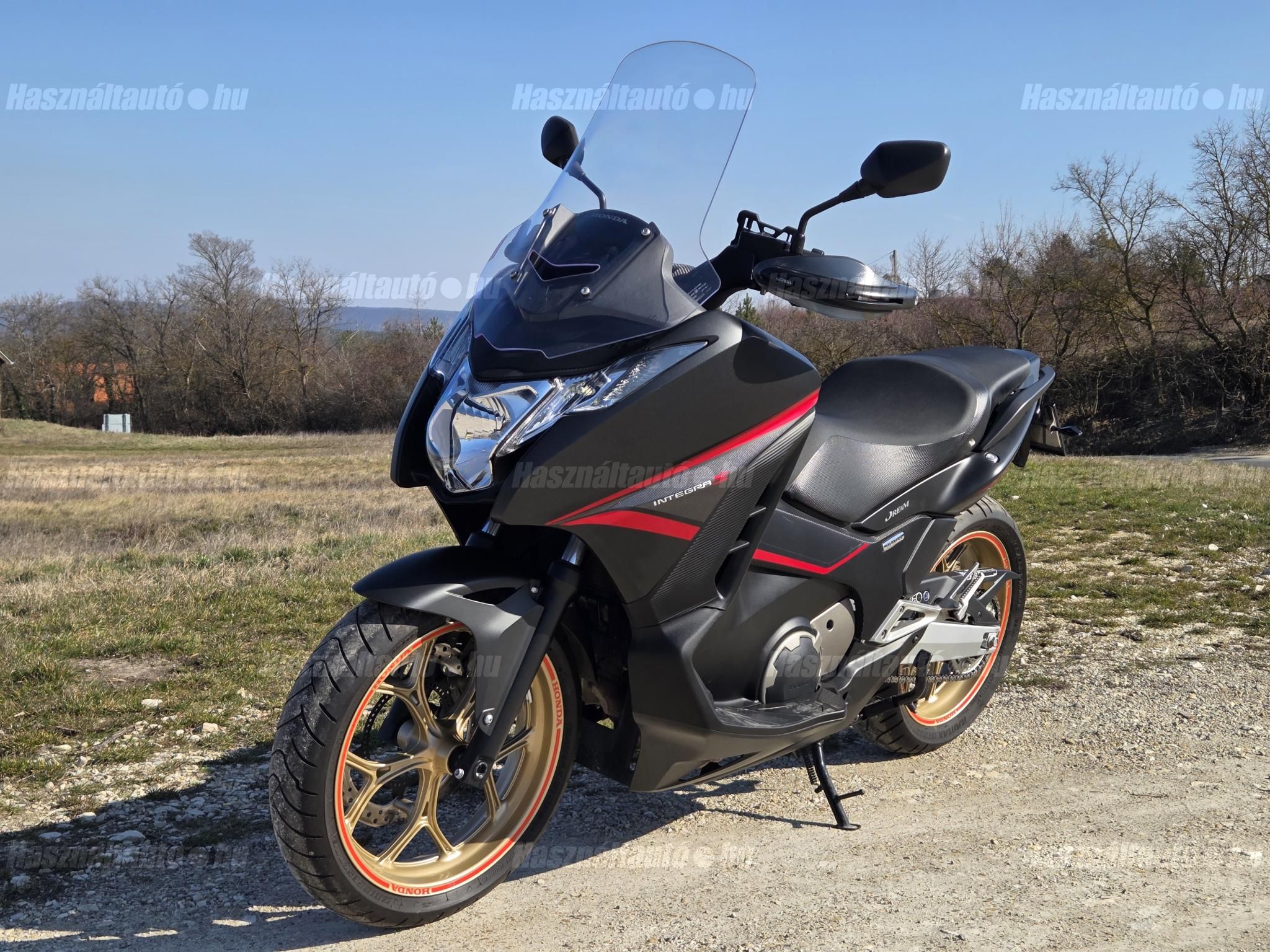 HONDA NC 750 D 2013/12 - 1