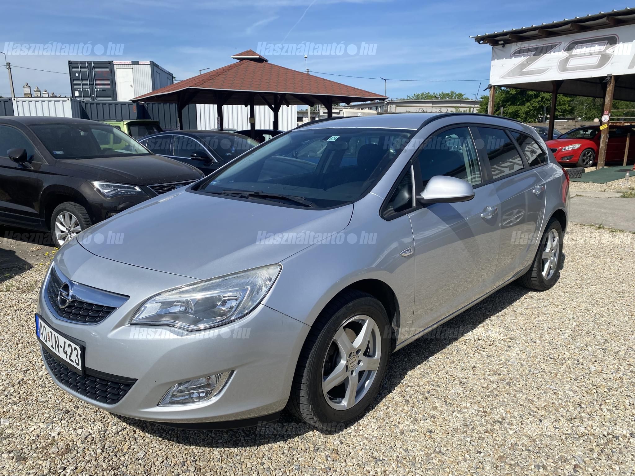 OPEL ASTRA J 2011/5 - 1