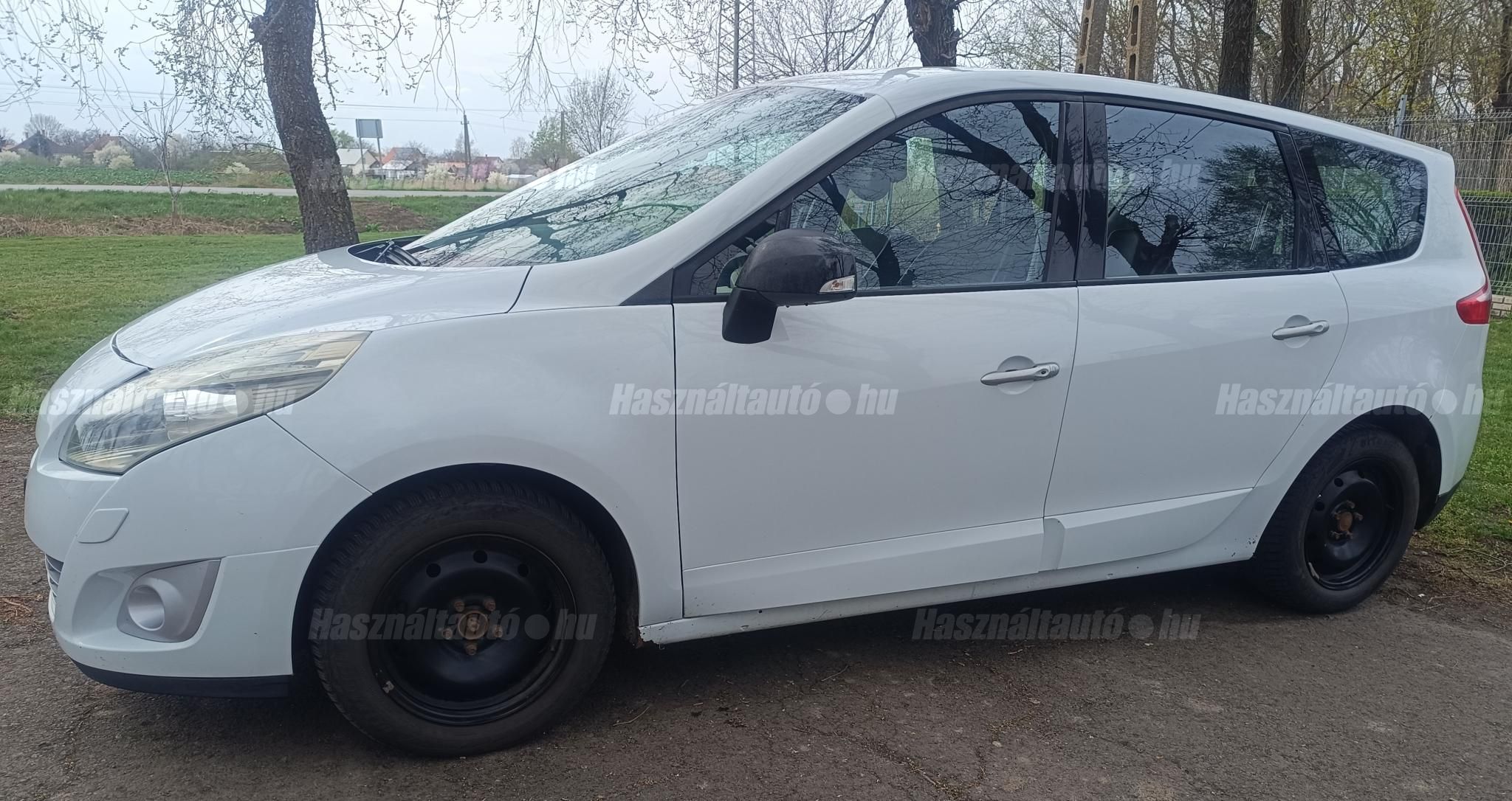 RENAULT SCENIC 2012 - 1