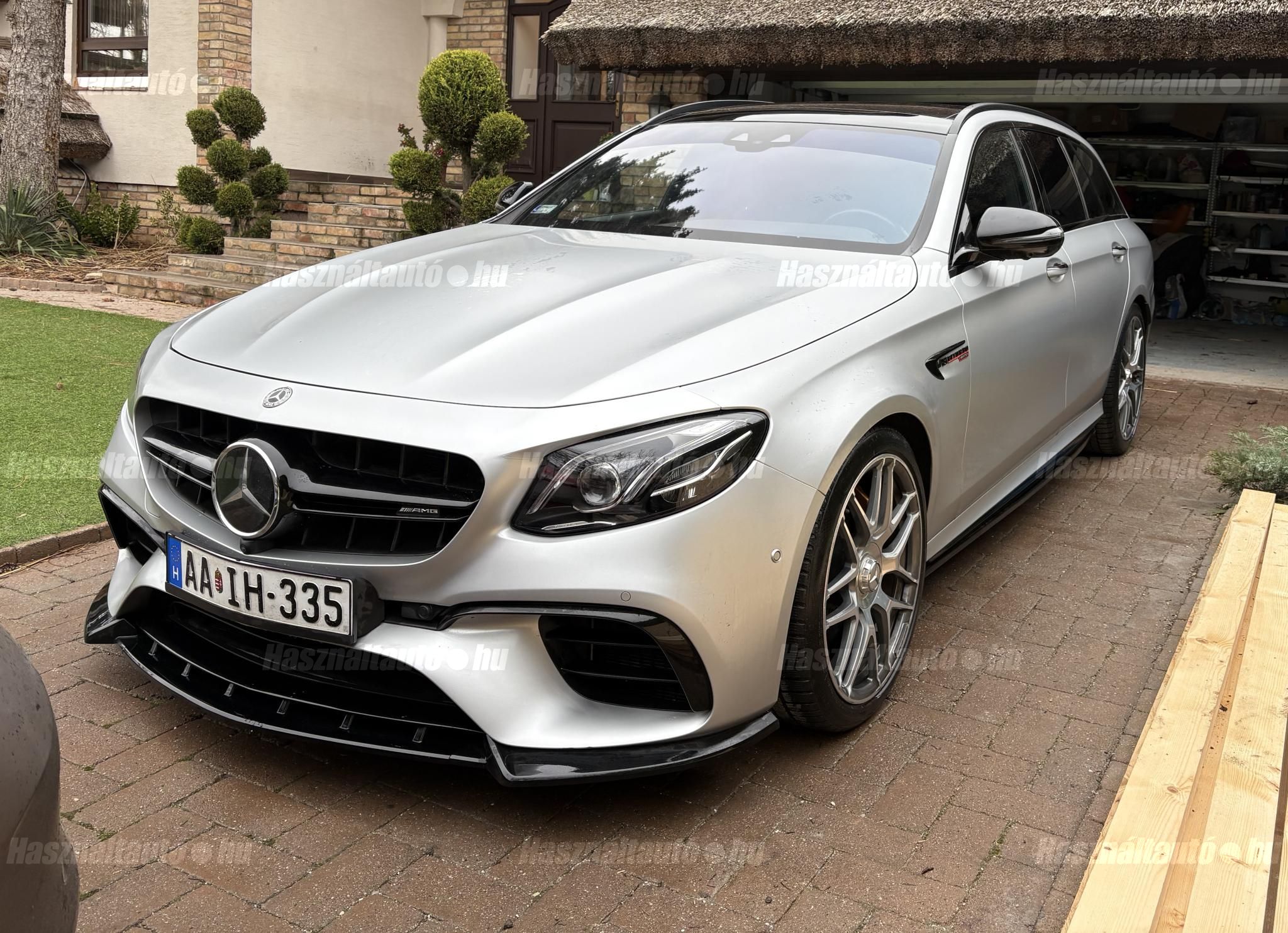 MERCEDES-AMG E 63 2018/8 - 1