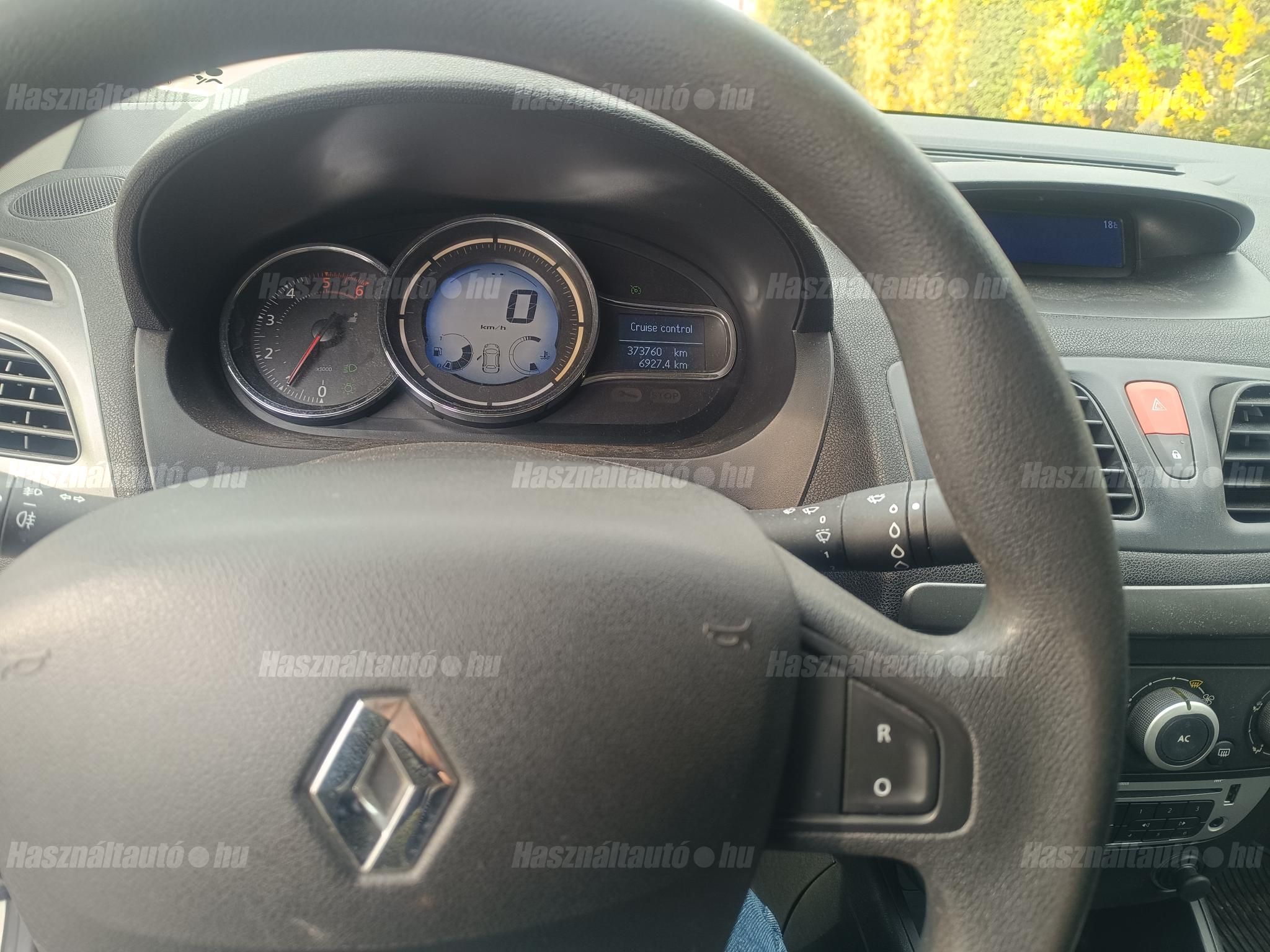 RENAULT FLUENCE 2013 - 1