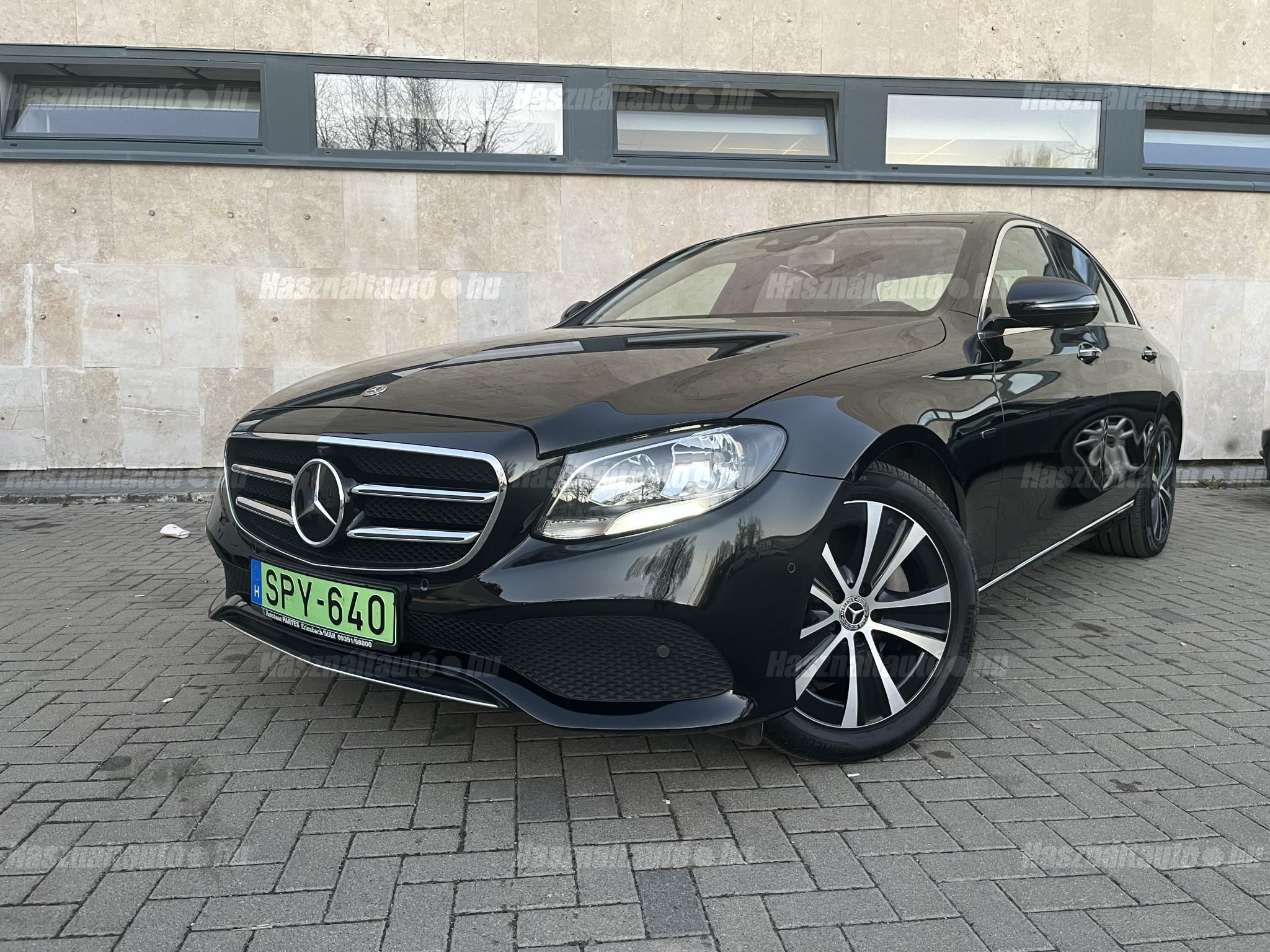 MERCEDES-BENZ E 300 2019/9 - 1