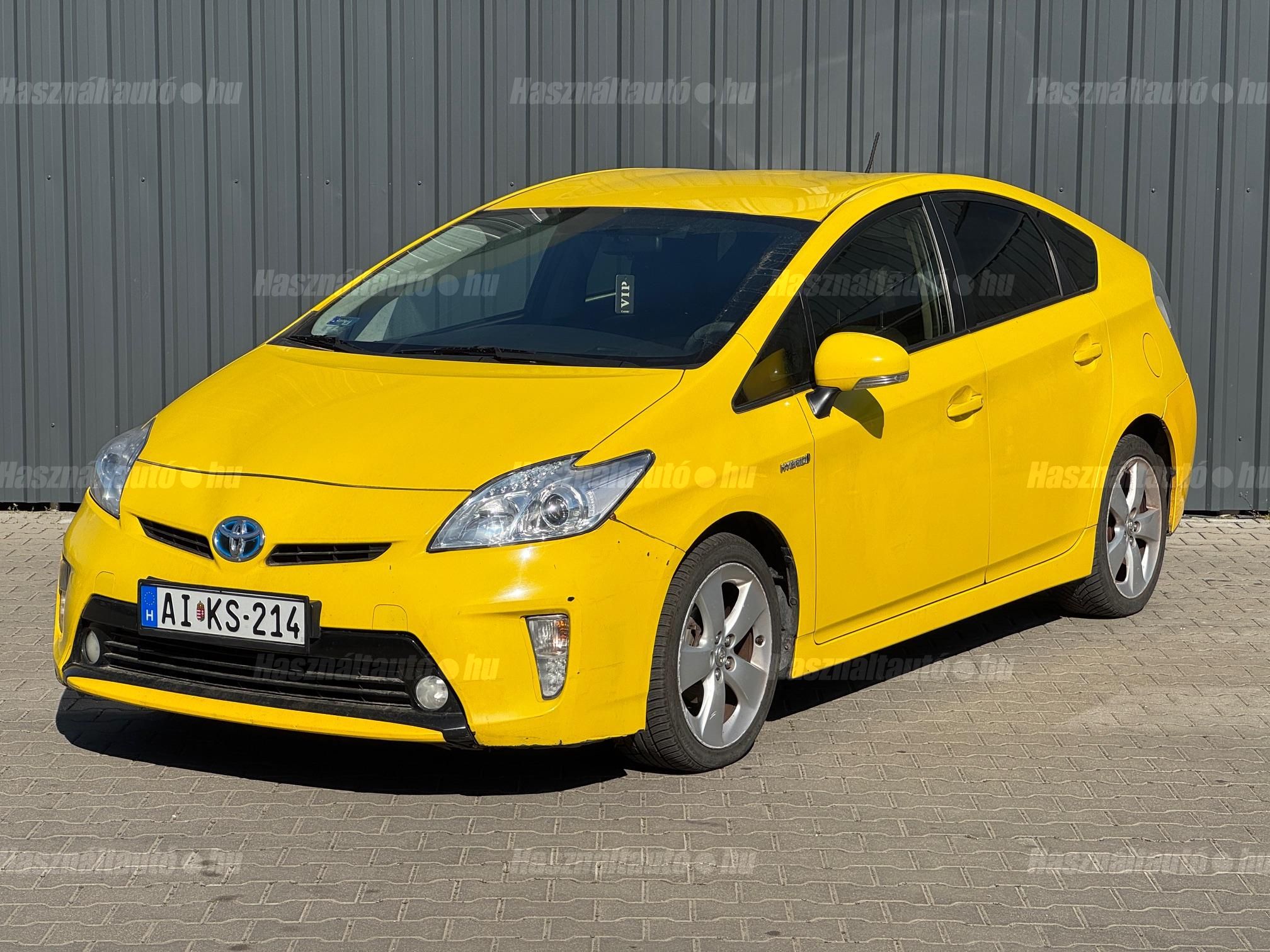TOYOTA PRIUS 2015/4 - 1