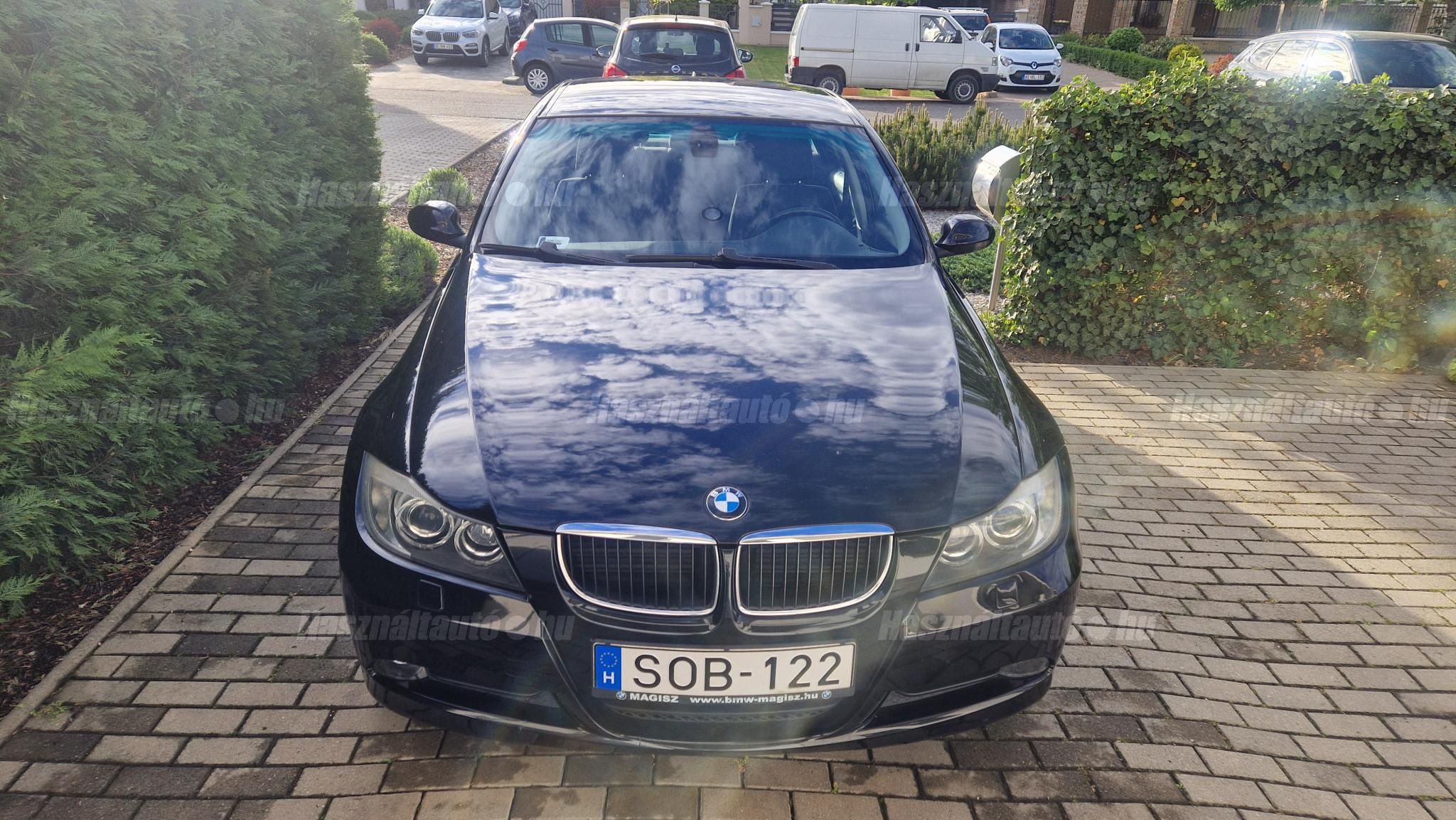 BMW 318 2008/8 - 1