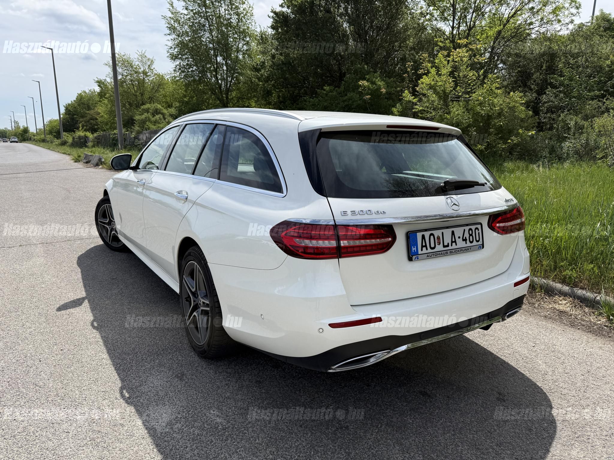 MERCEDES-BENZ E-OSZTÁLY 2022/7 - 1