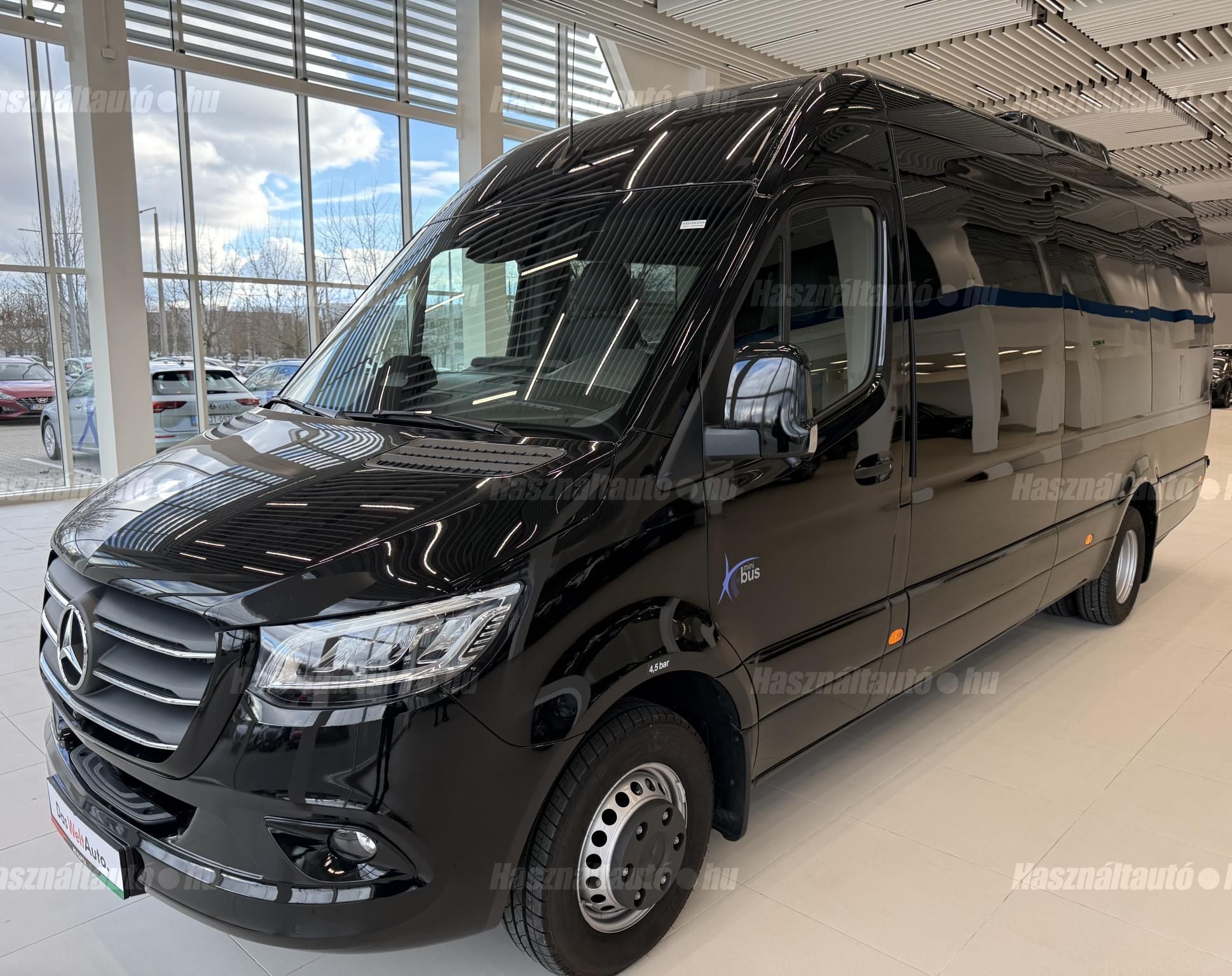 MERCEDES-BENZ 2025/3 - 1
