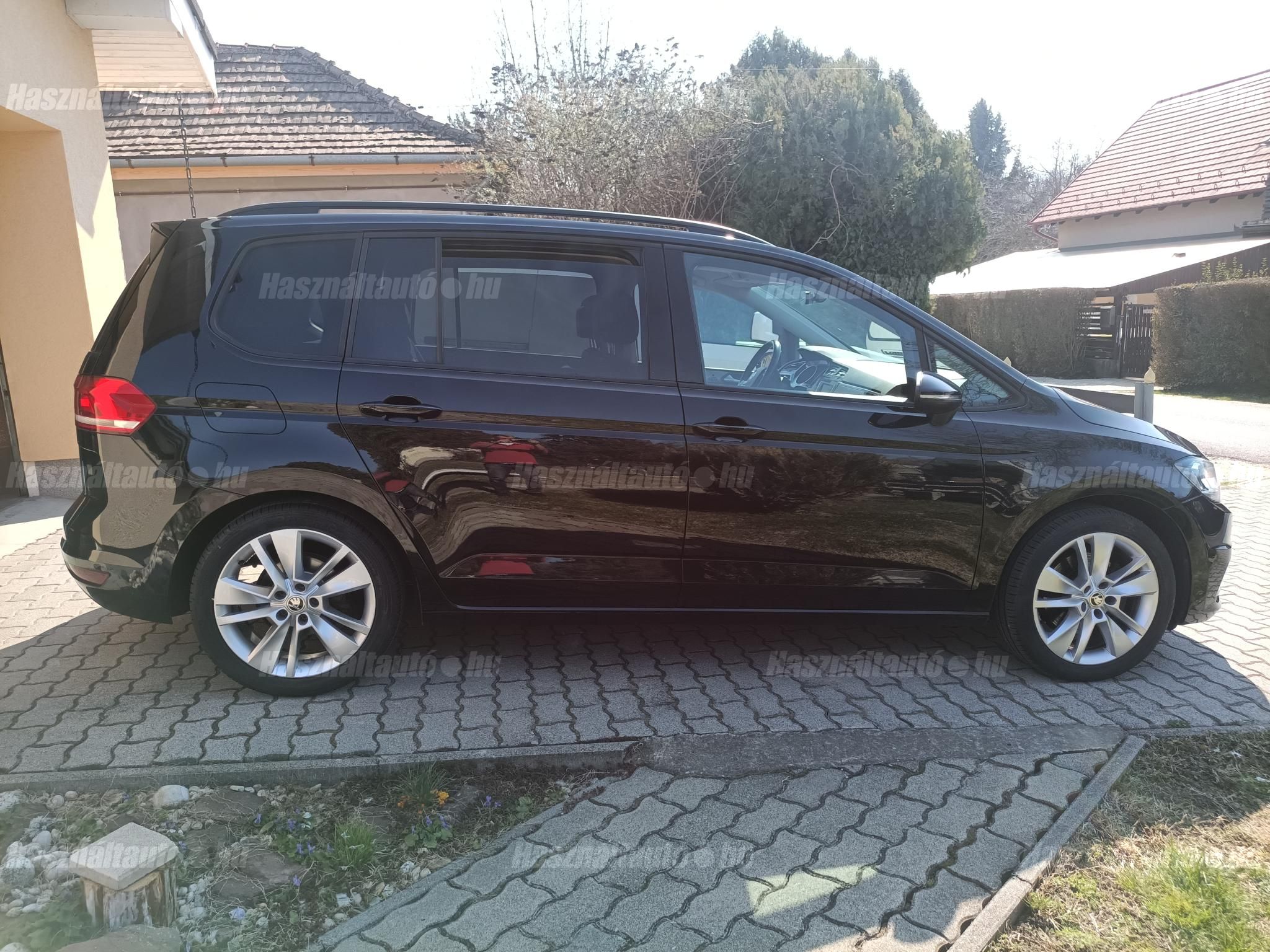 VOLKSWAGEN TOURAN 2016/12 - 1