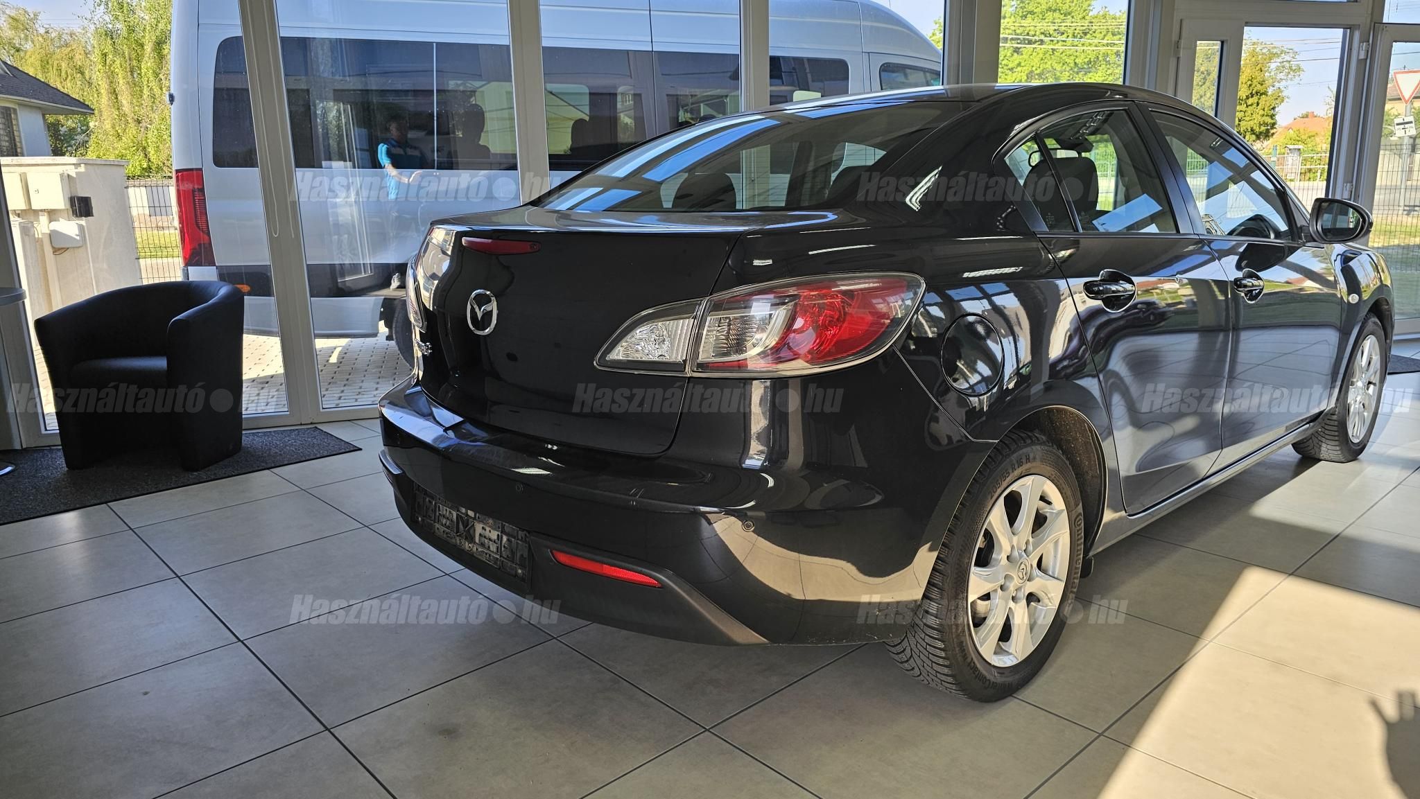 MAZDA 3 2011/8 - 1