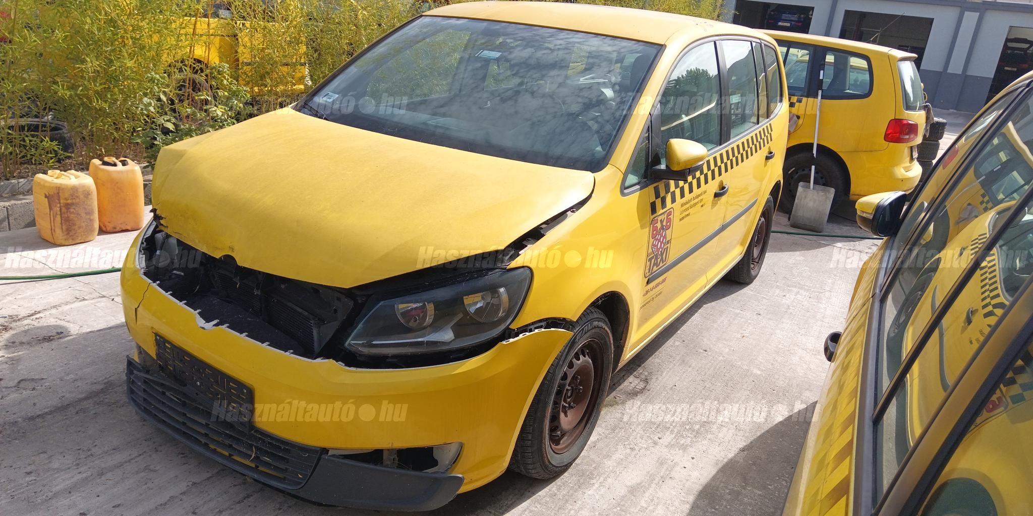 VOLKSWAGEN TOURAN 2013/10 - 1