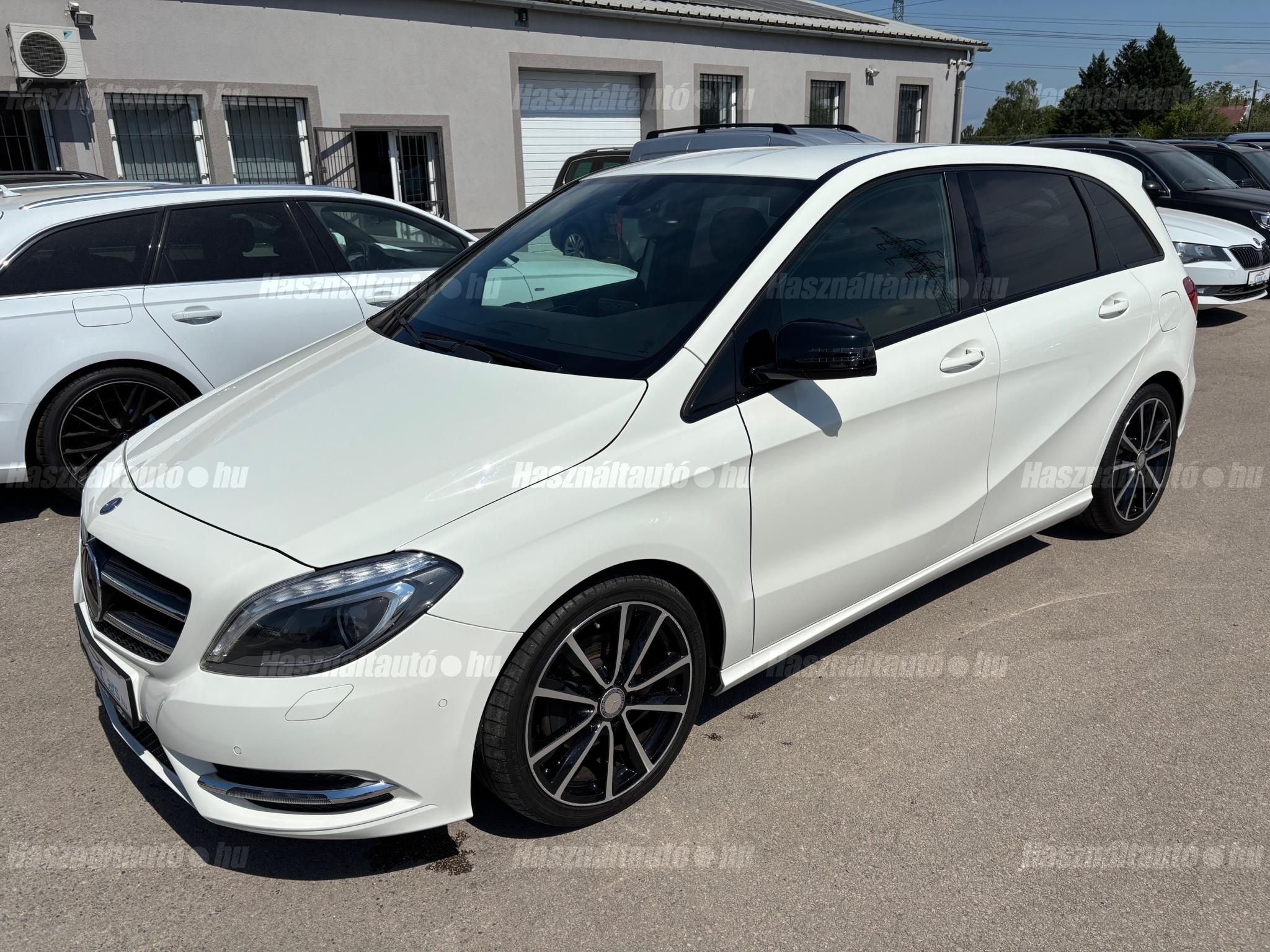 MERCEDES-BENZ B 180 2012/11 - 1