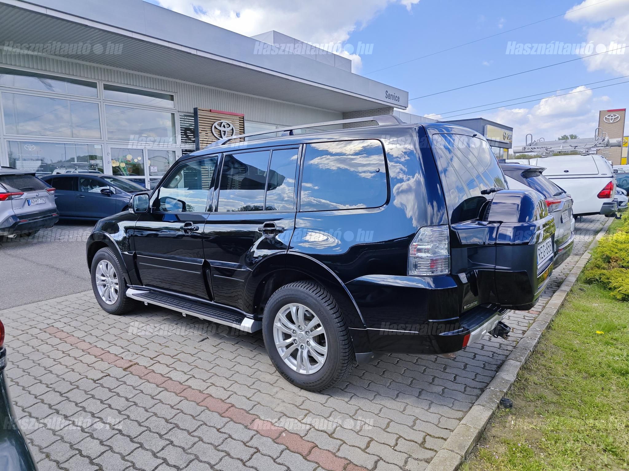 MITSUBISHI PAJERO 2018/11 - 1