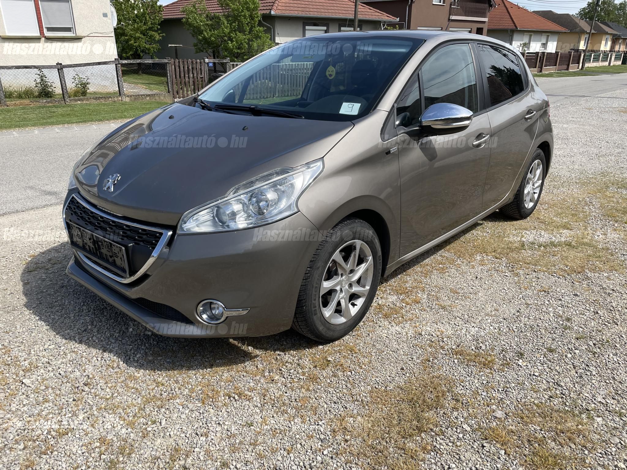 PEUGEOT 208 2014 - 1