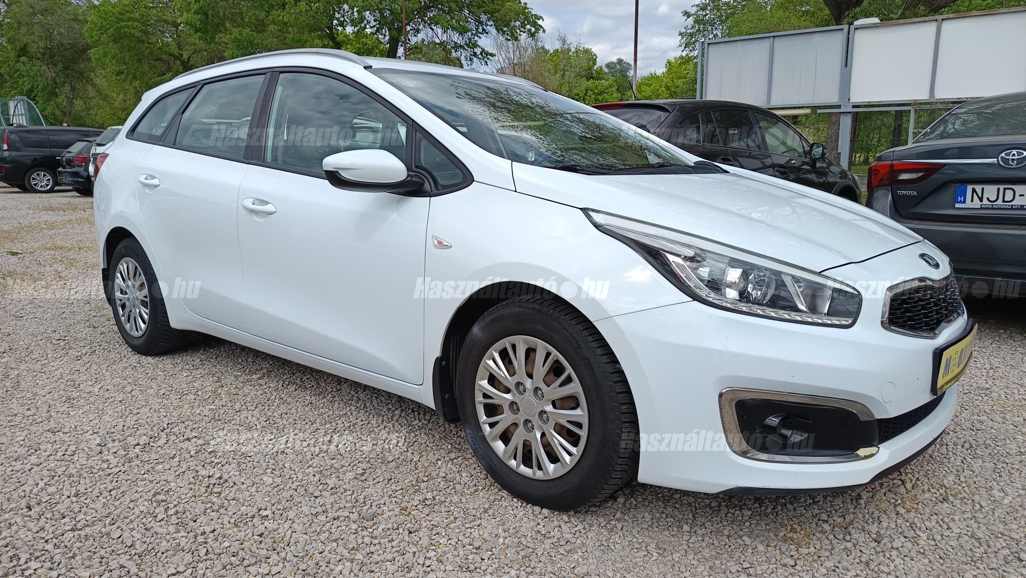 KIA CEE'D 2016/6 - 1