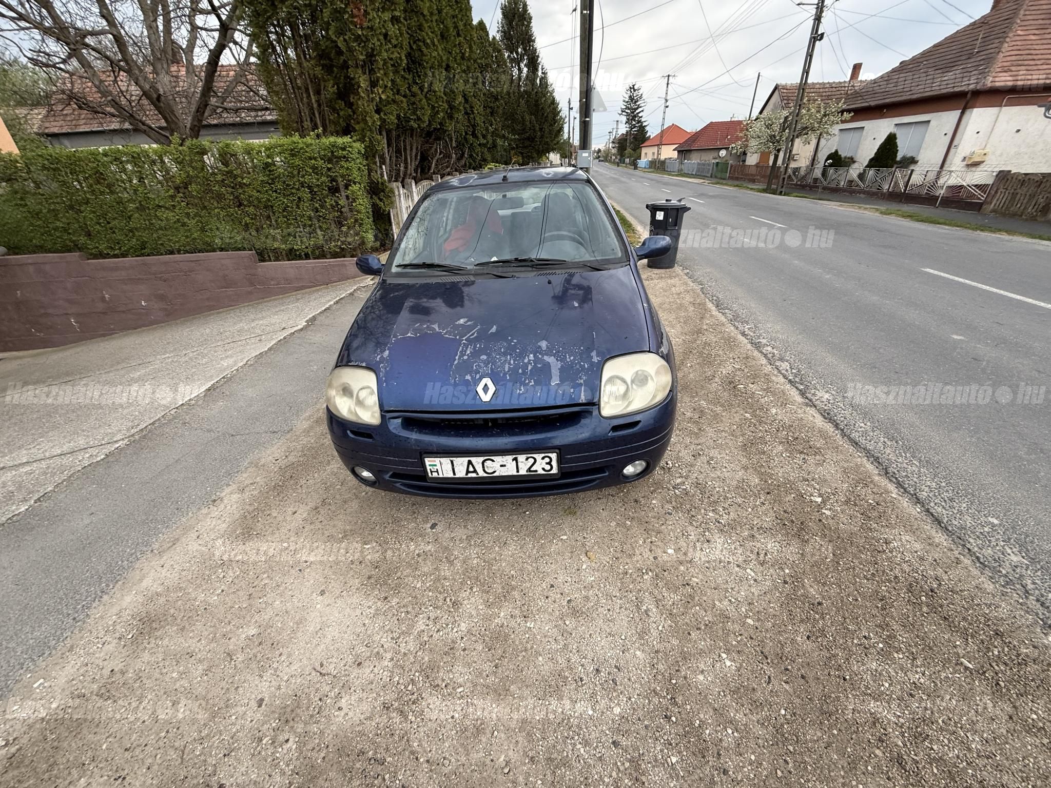 RENAULT THALIA 2002/3 - 1