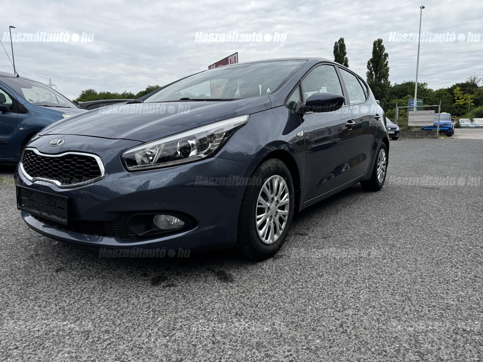 KIA CEE'D 2015/6 - 1