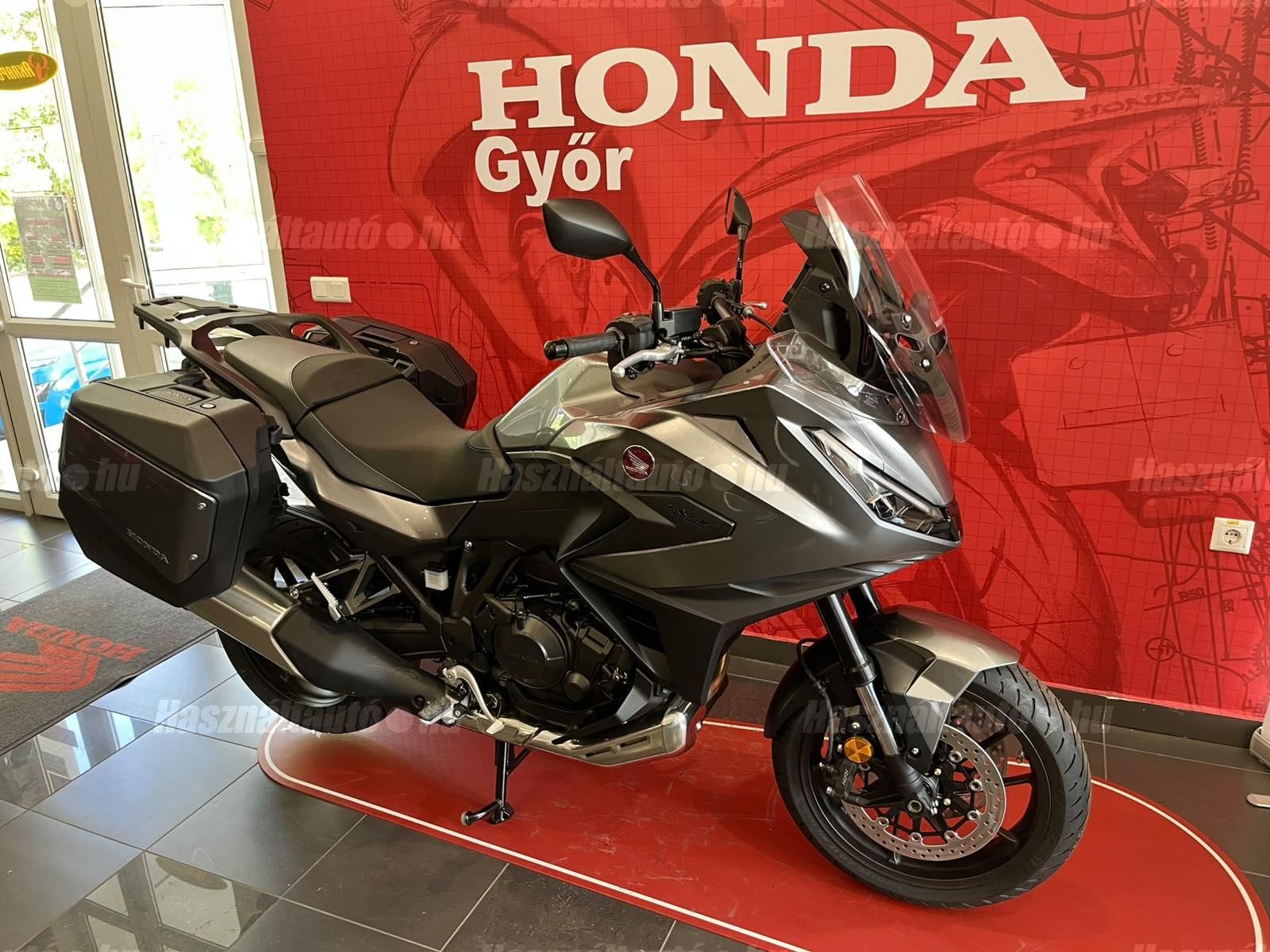 HONDA NT1100A 2026/6 - 1