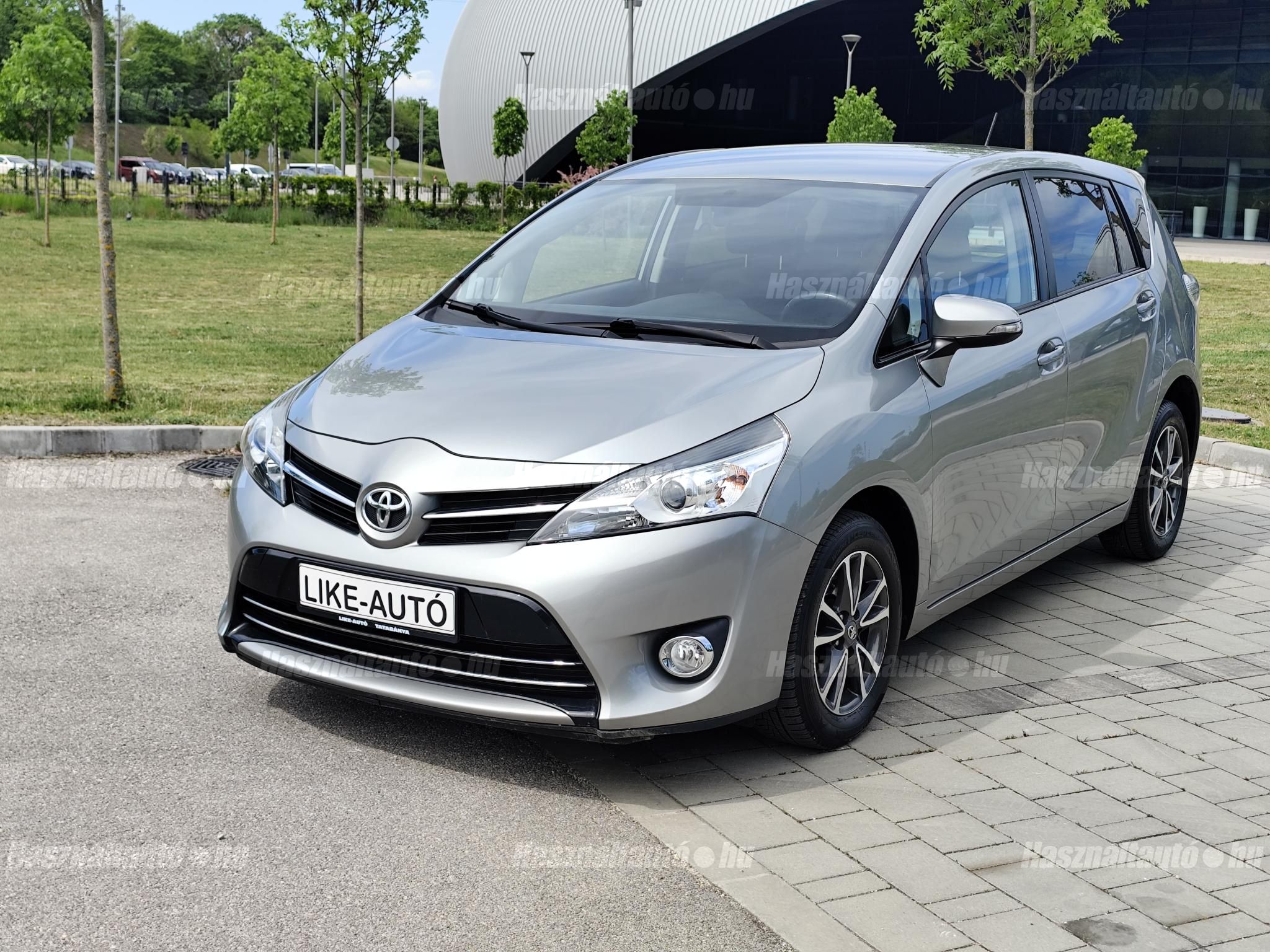 TOYOTA VERSO 2013/9 - 1