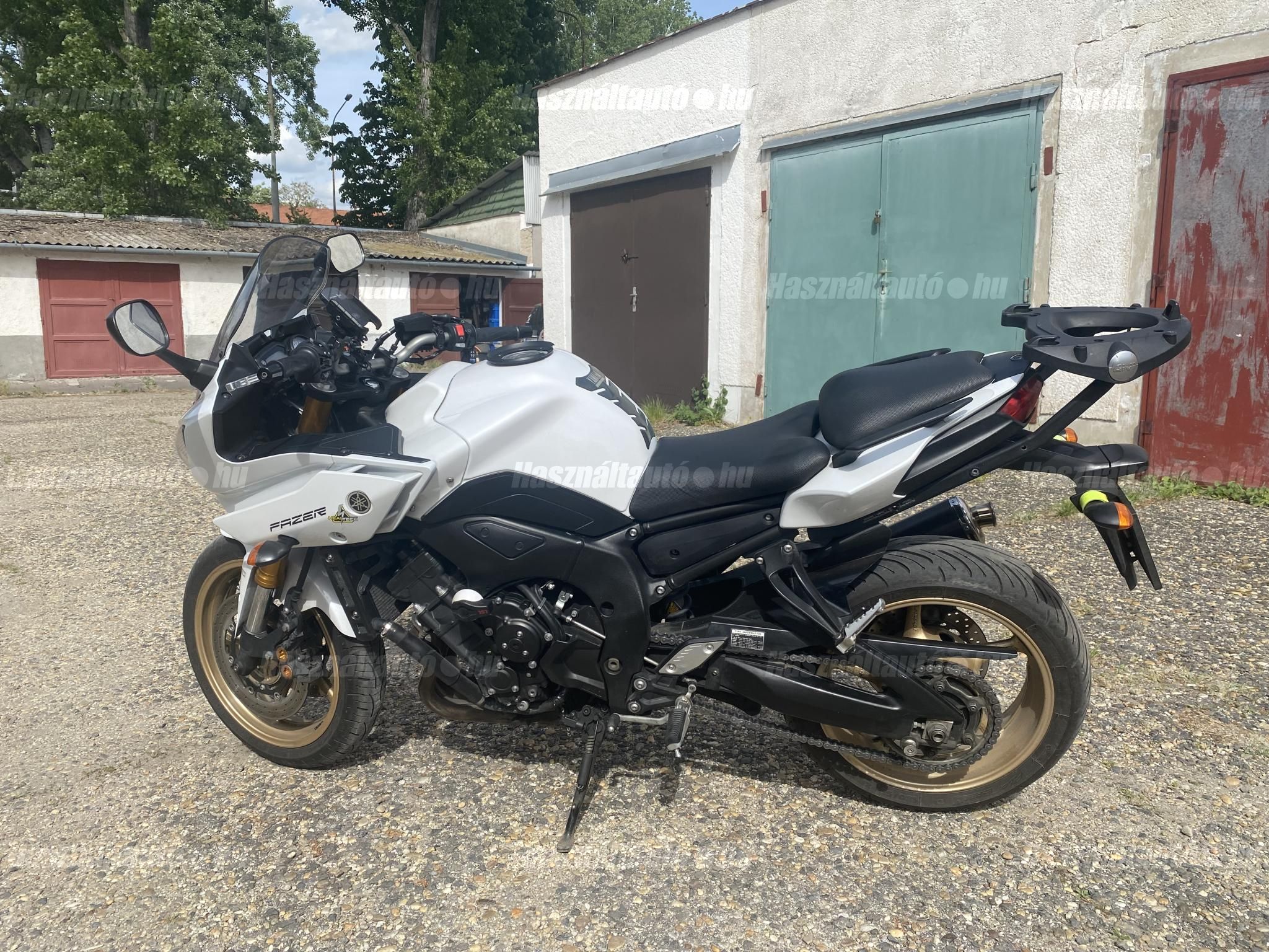 YAMAHA FZ8-S 2013/9 - 1