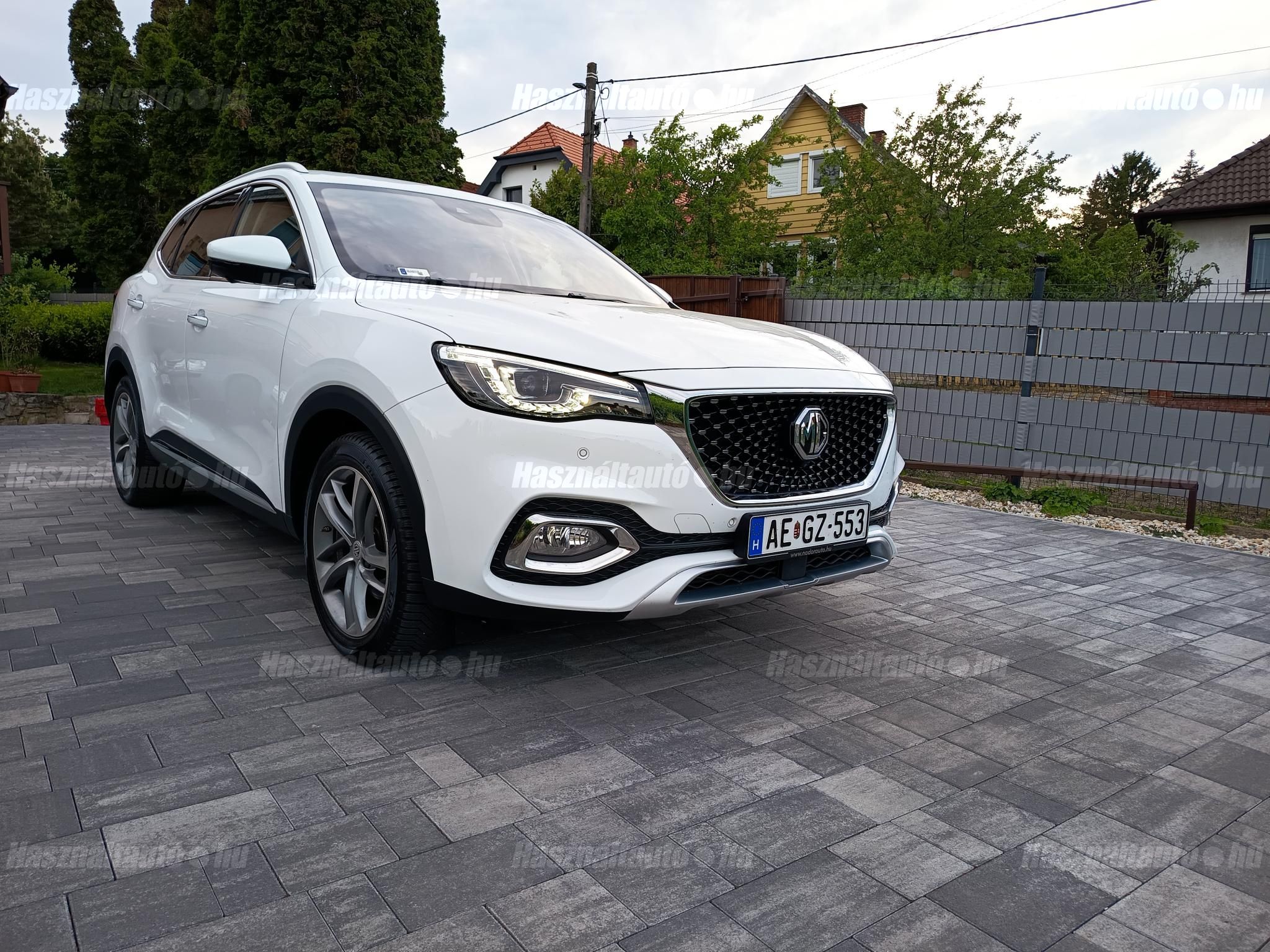 MG HS 2022 - 1