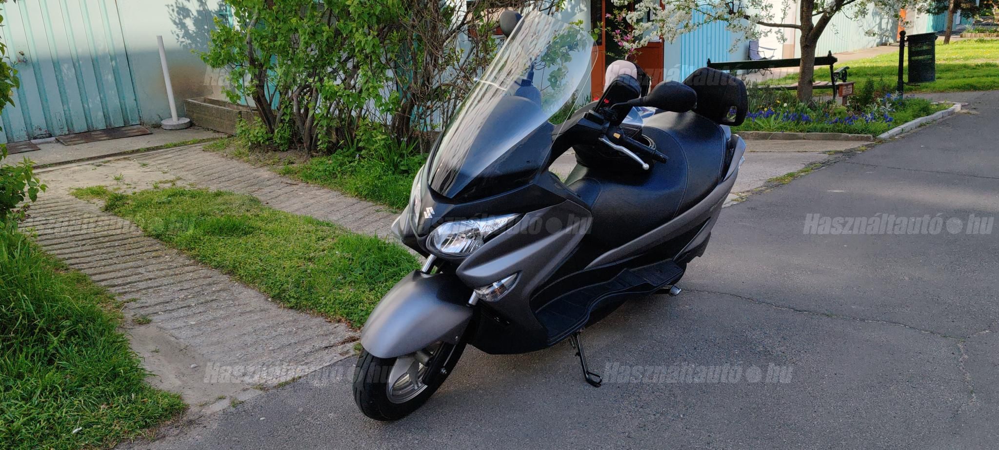 SUZUKI UH 125 BURGMAN 2013/12 - 1