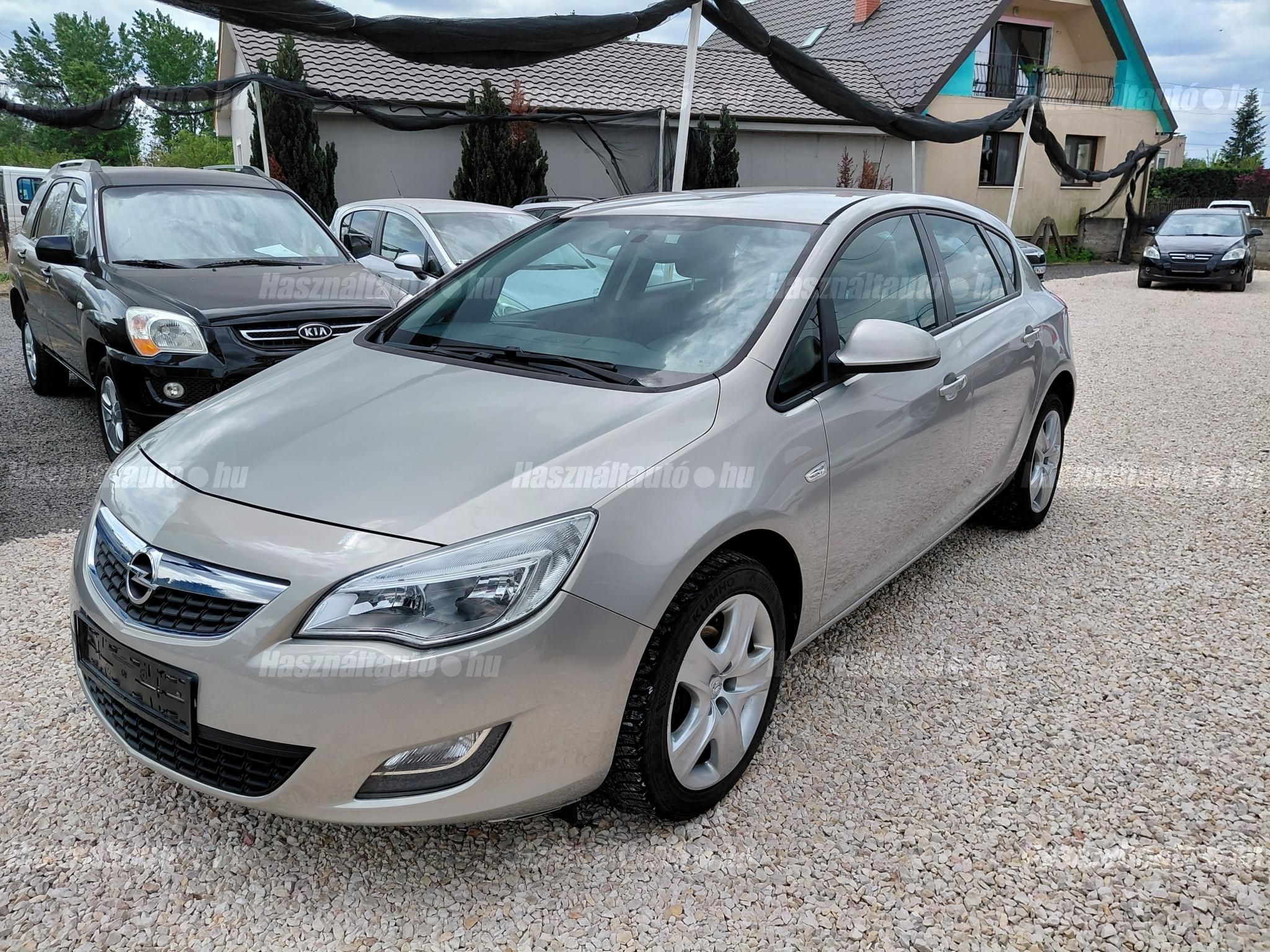 OPEL ASTRA J 2010/6 - 1