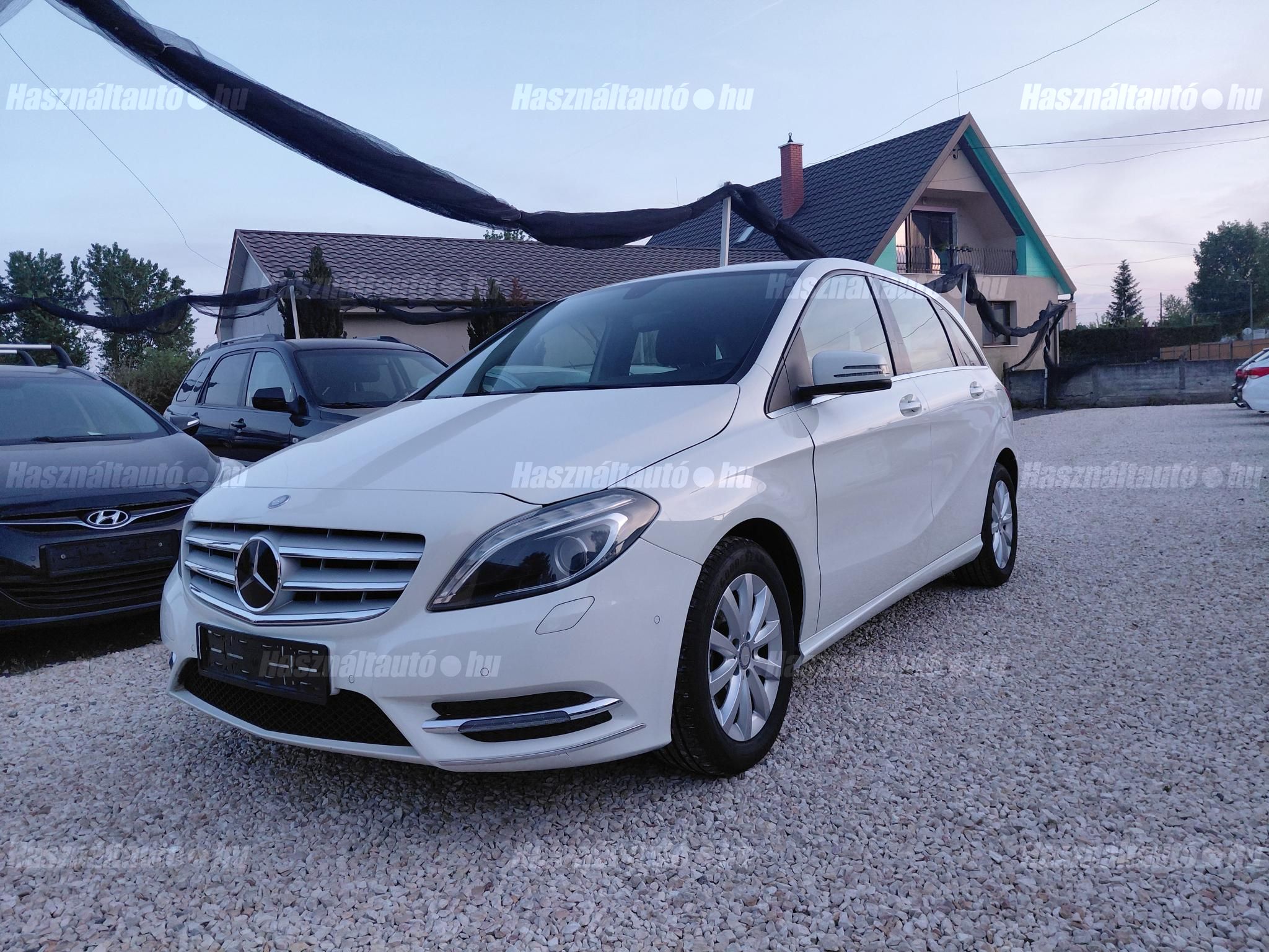 MERCEDES-BENZ B 180 2014/9 - 1