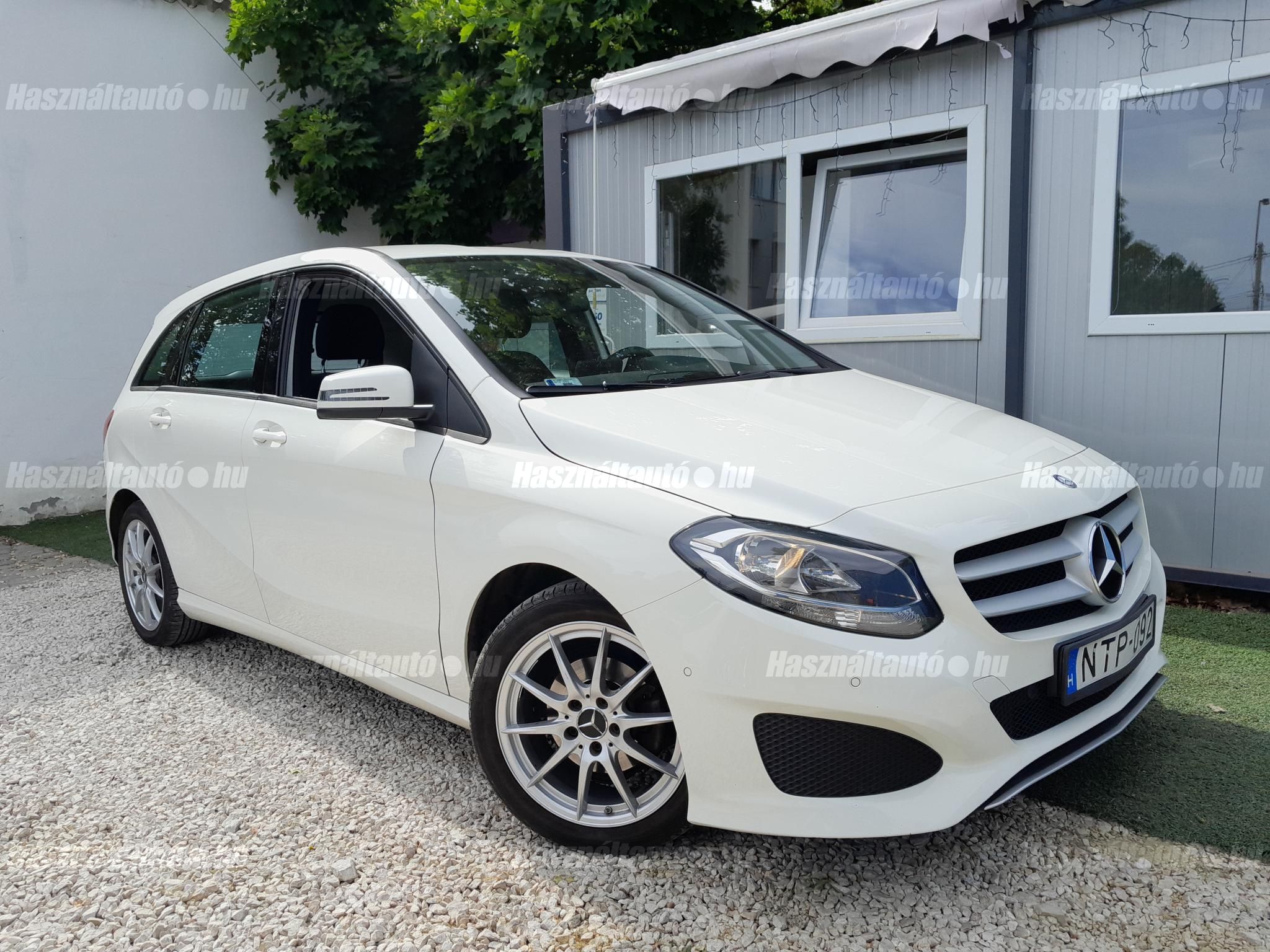 MERCEDES-BENZ B 180 2016/7 - 1