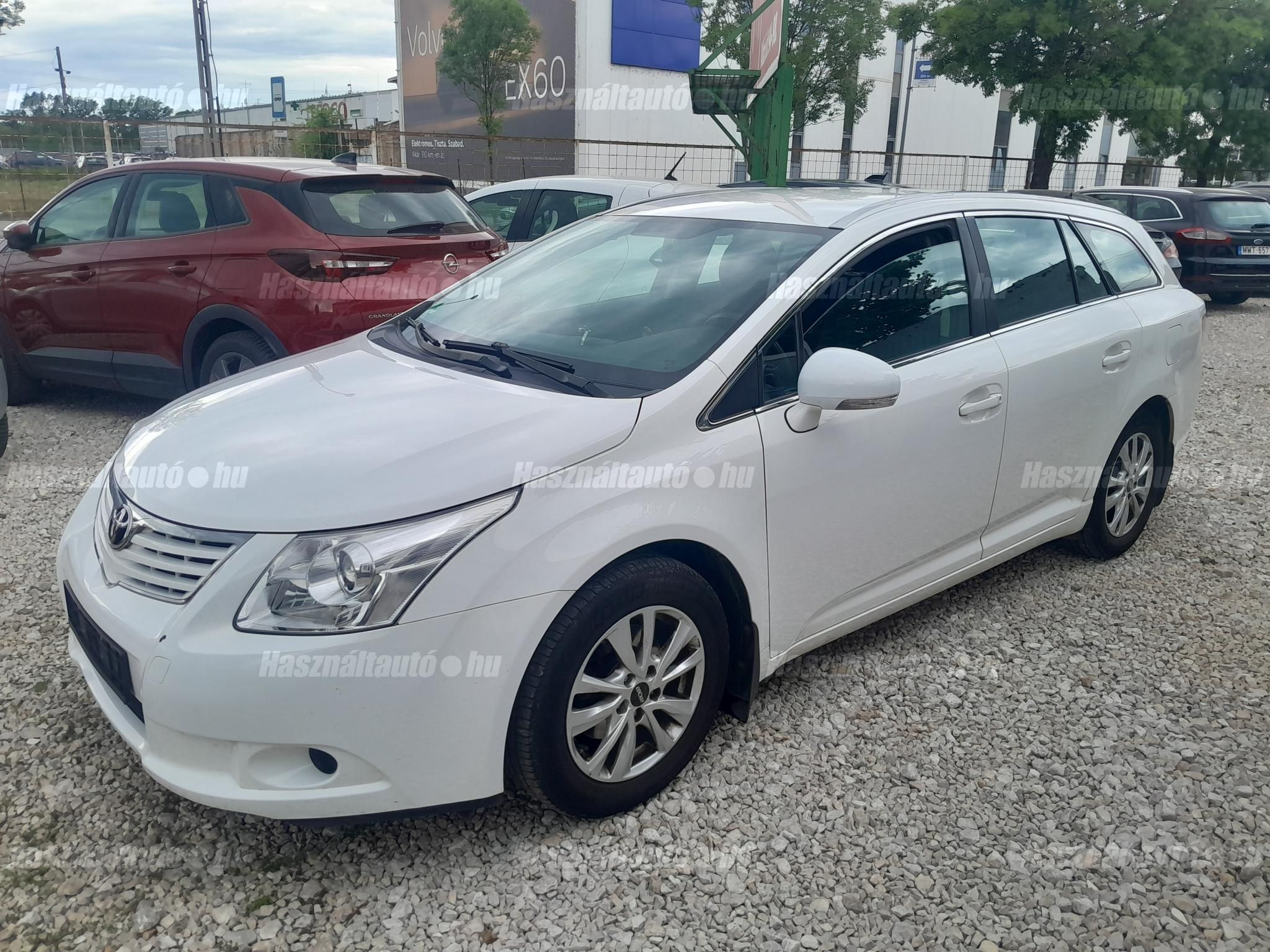 TOYOTA AVENSIS 2010/1 - 1