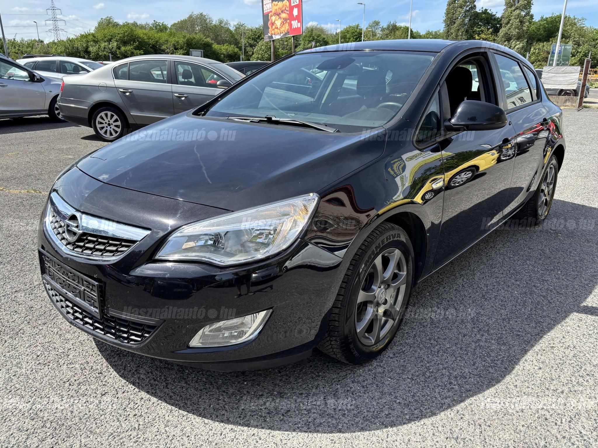 OPEL ASTRA J 2010/11 - 1