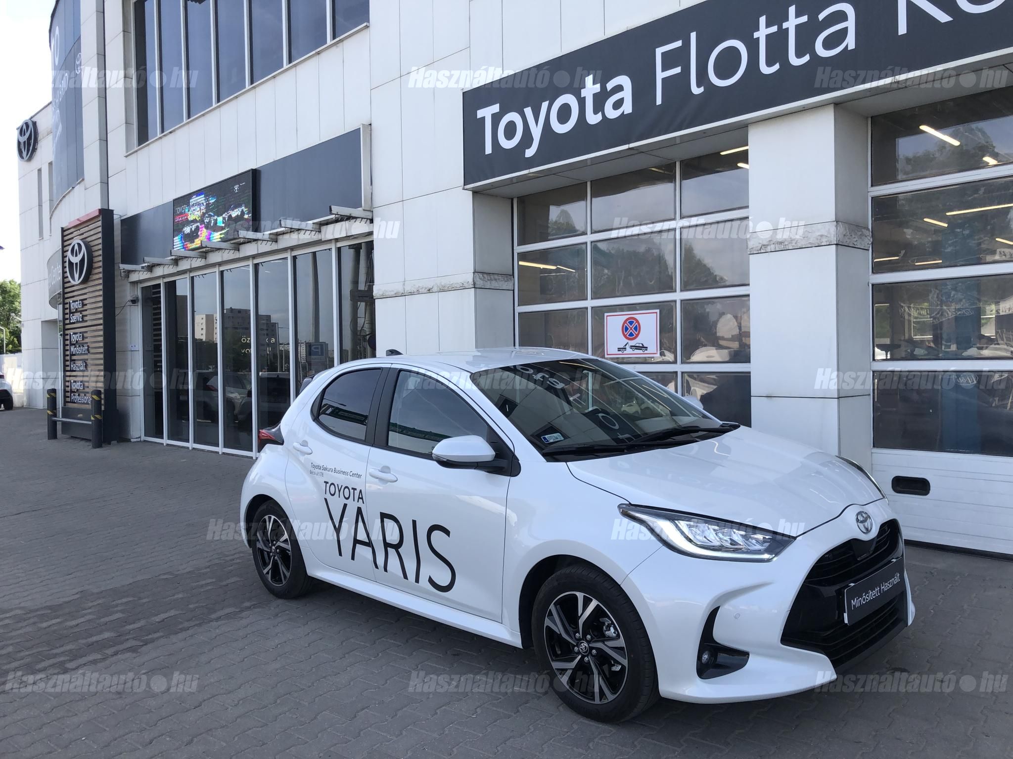 TOYOTA YARIS 2025/12 - 1