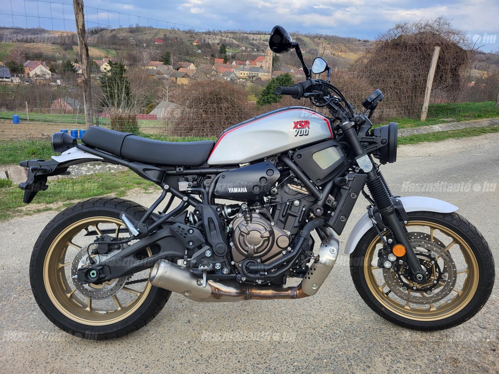 YAMAHA XSR 700 2022/8 - 1