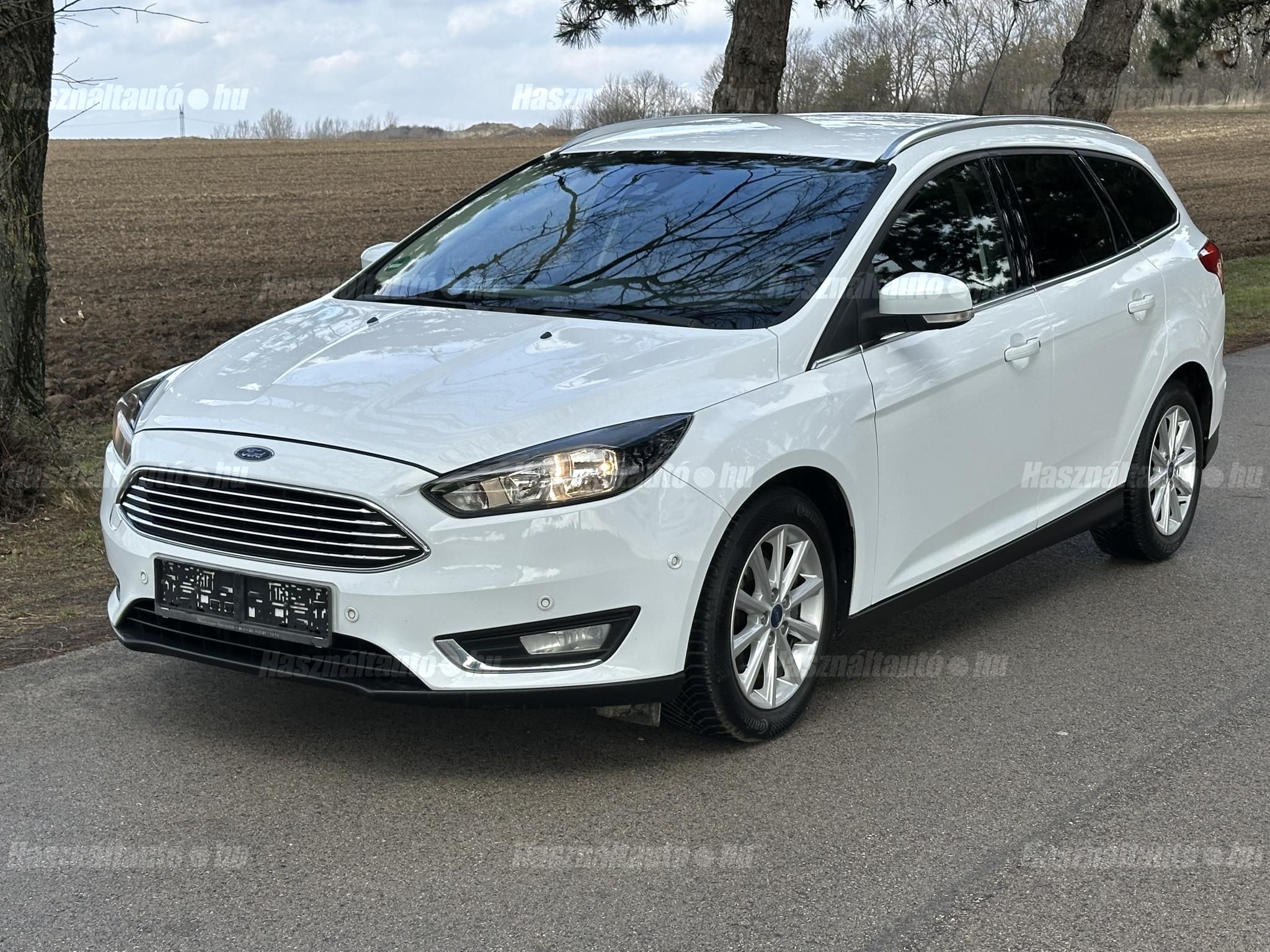 FORD FOCUS 2015/6 - 1