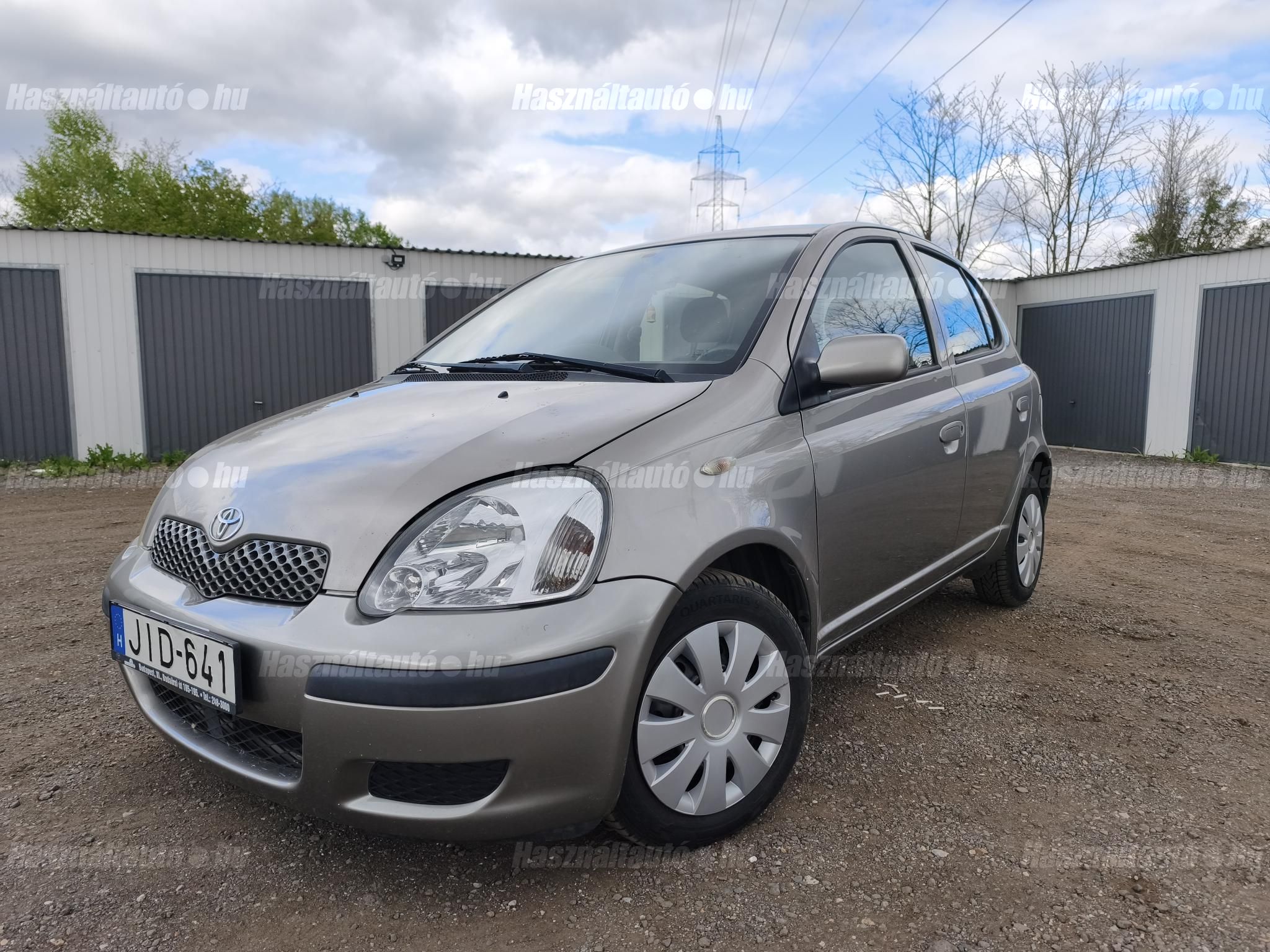 TOYOTA YARIS 2004/5 - 1