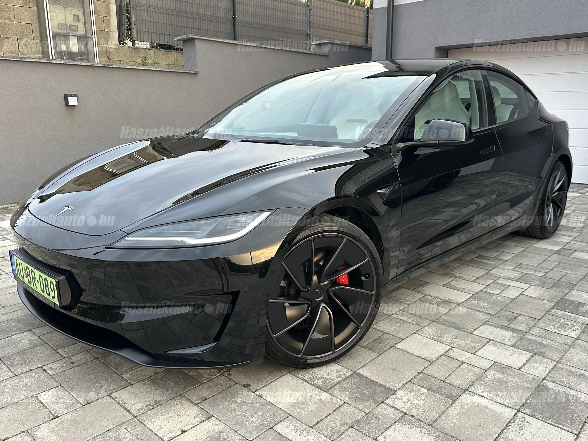 TESLA MODEL 3 2025/6 - 1