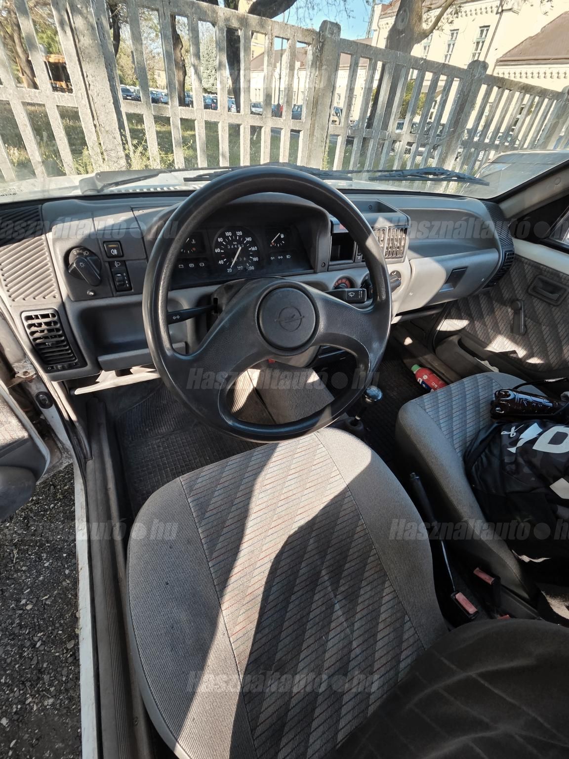 OPEL CORSA A 1993/5 - 1